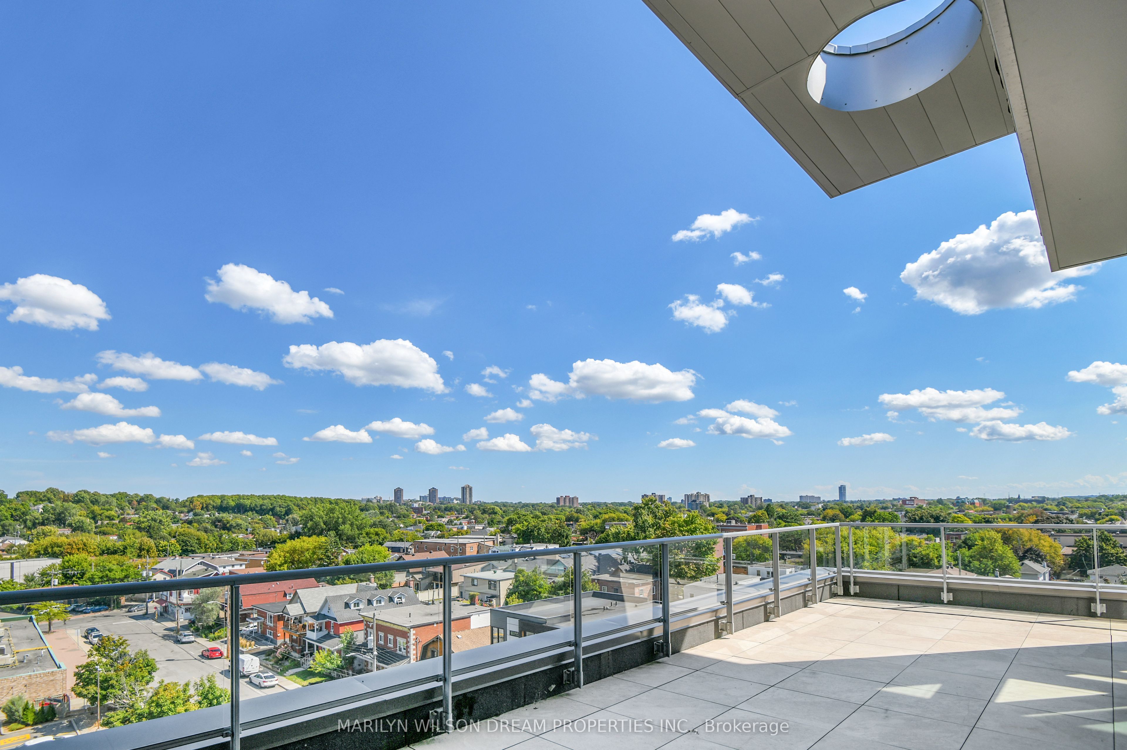 135 Barrette Street PH3