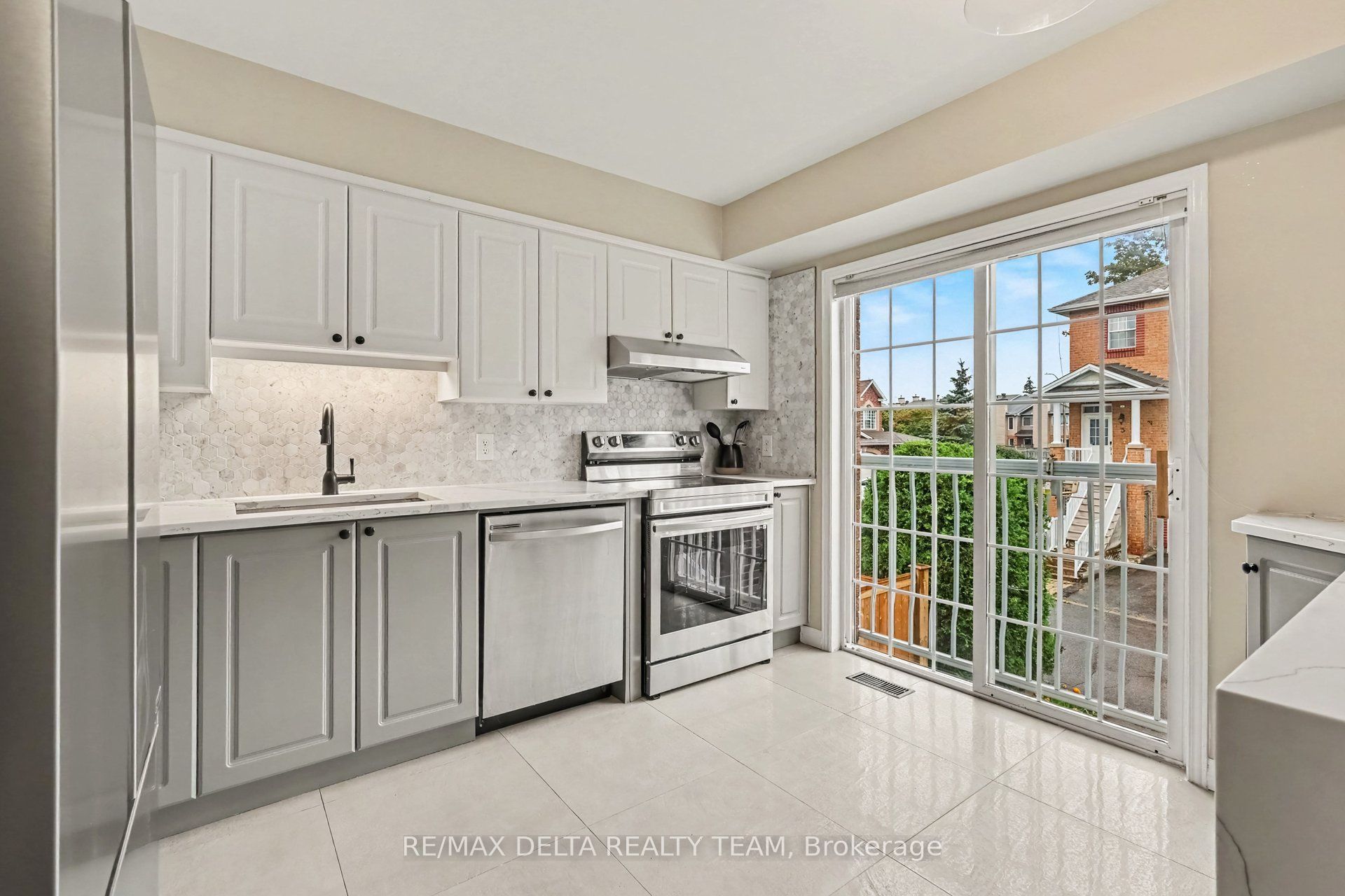 2 Bellflower Private NW