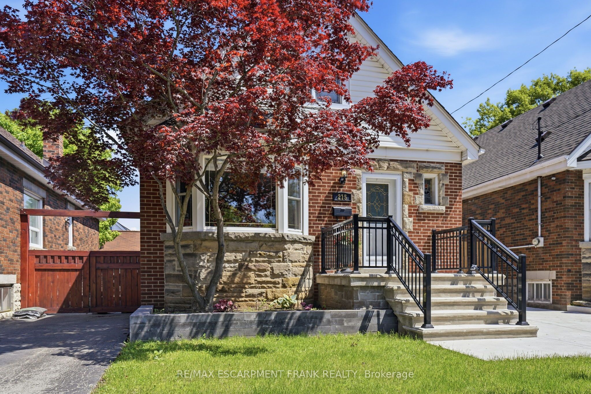 215 Wexford Avenue S