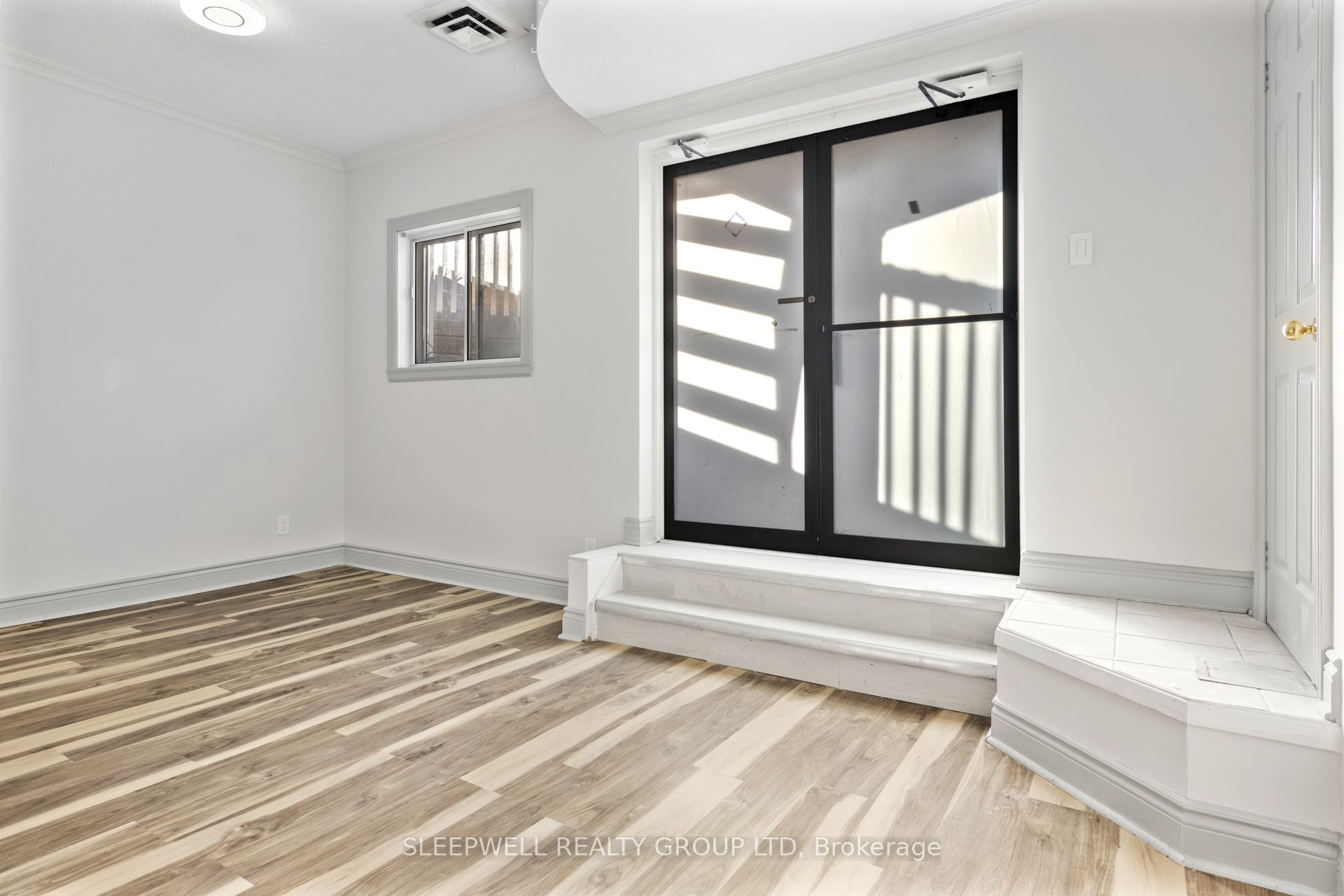 455-457 Somerset Street W