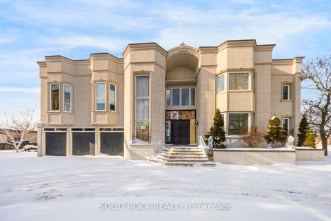 10 Merrydale Court Brampton ON L6P 0H4