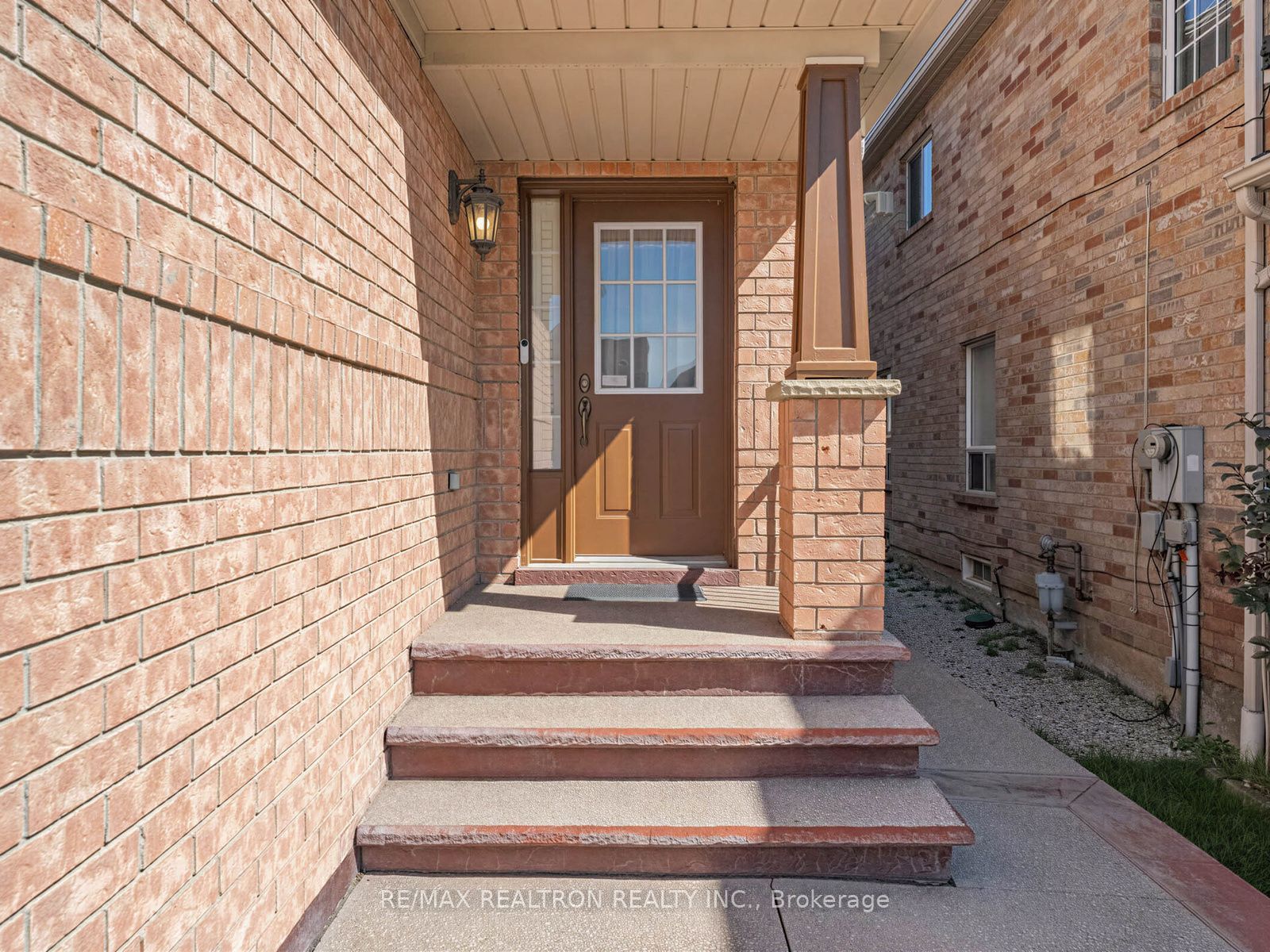 4841 Apple Blossom Circle