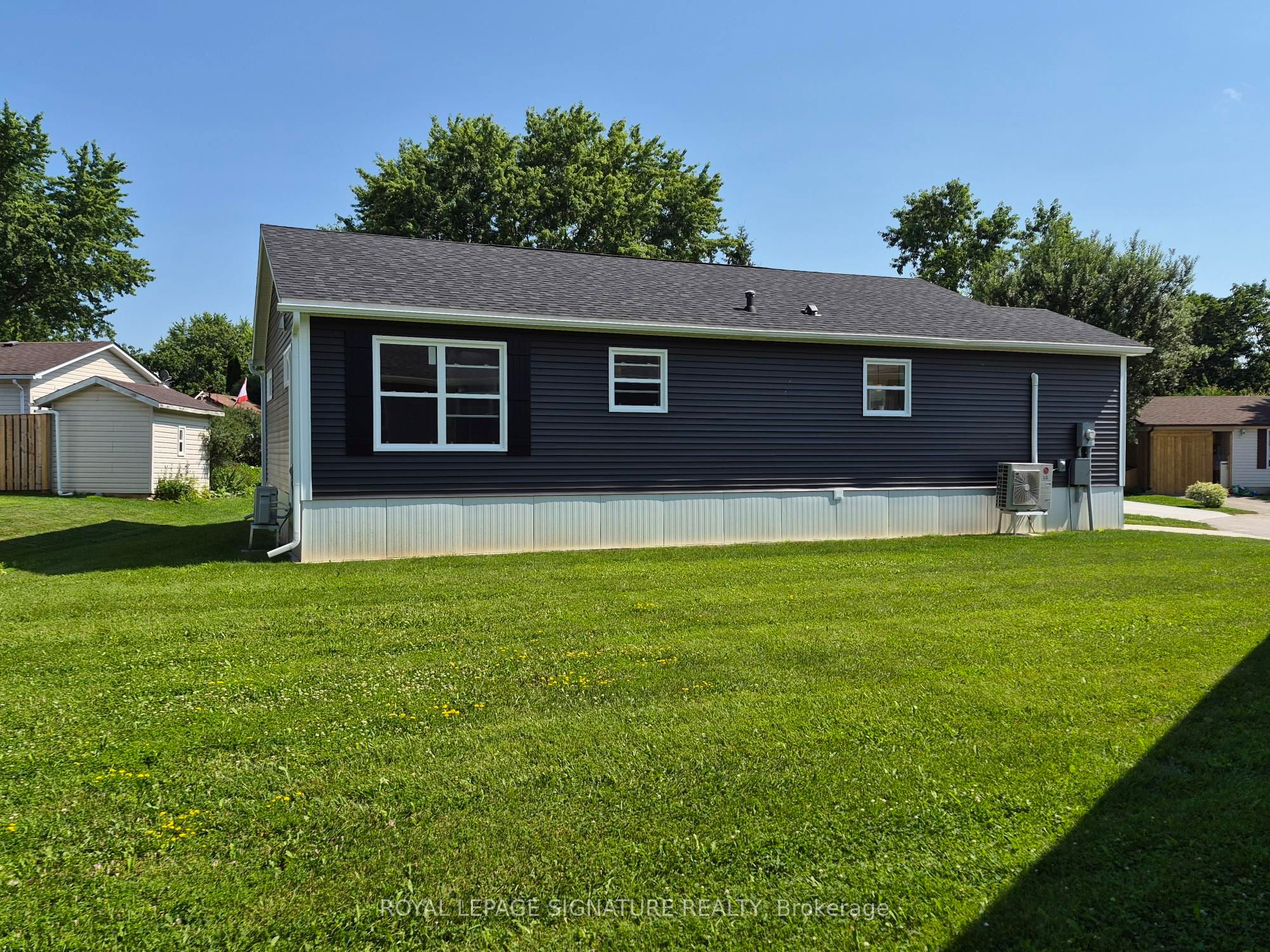 18 Briar Wood Place