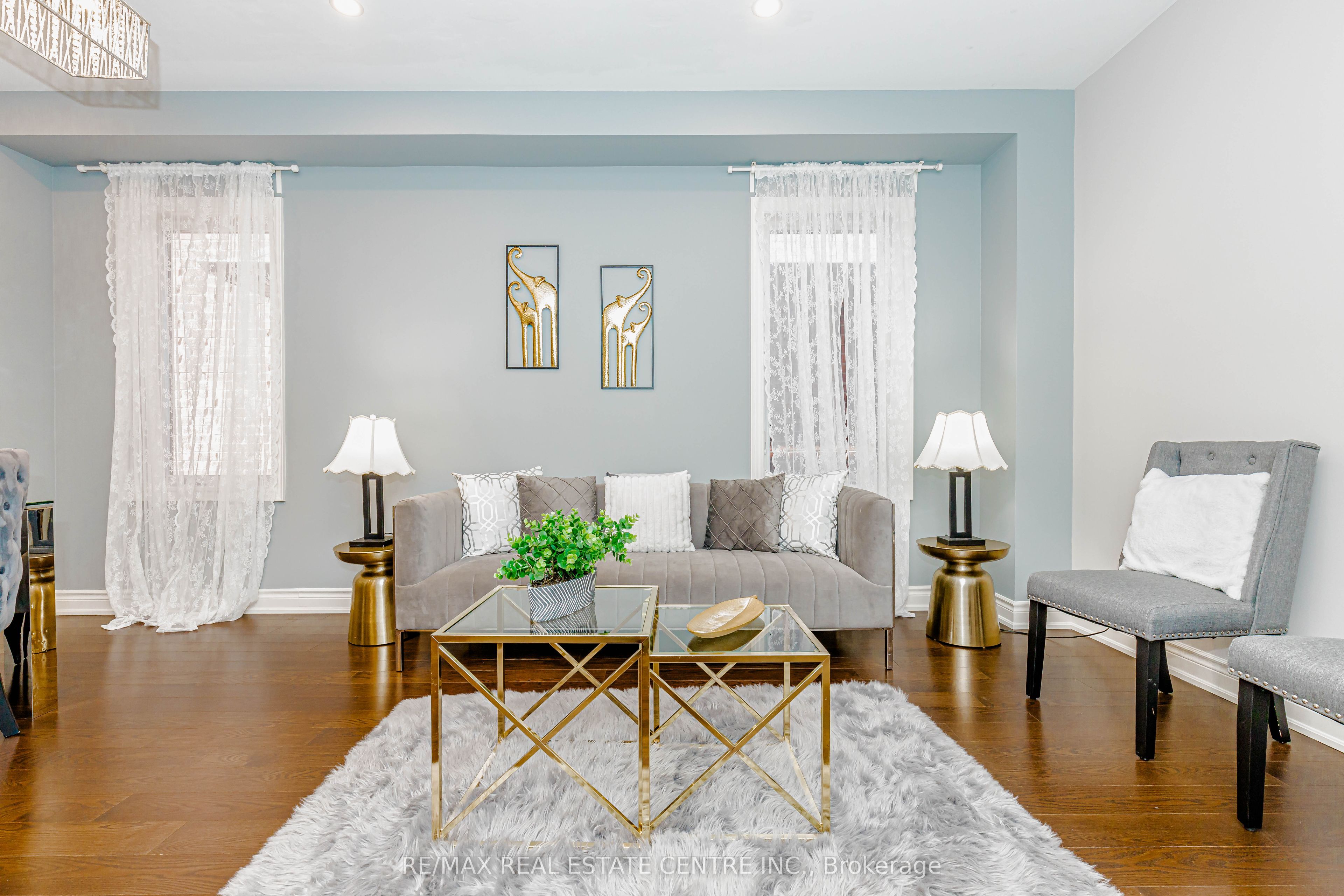 45 Carondale Square