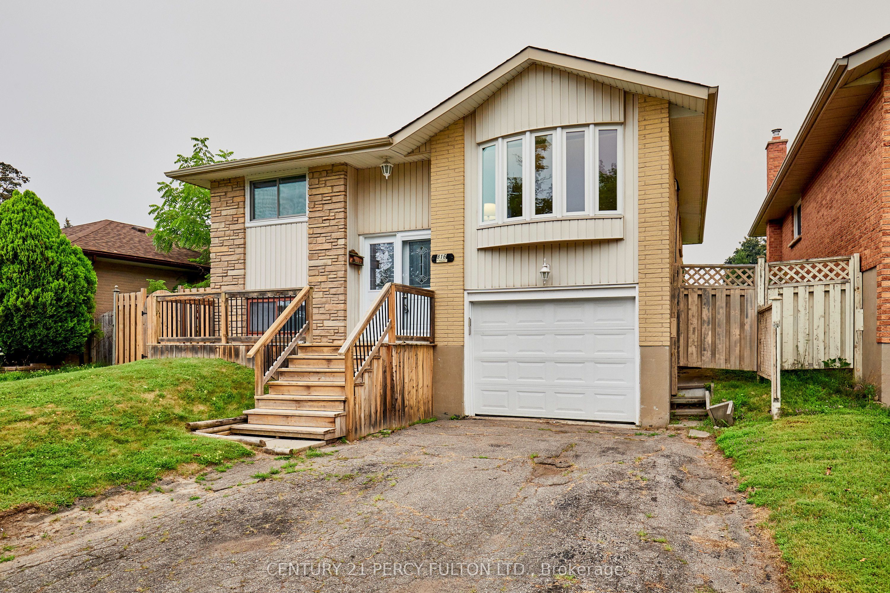 816 Carnaby Crescent