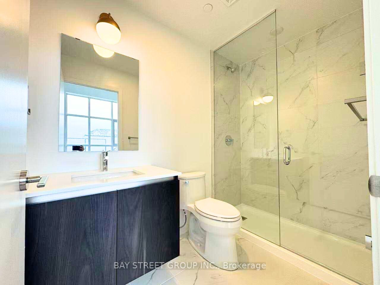 395 Dundas Street W 130