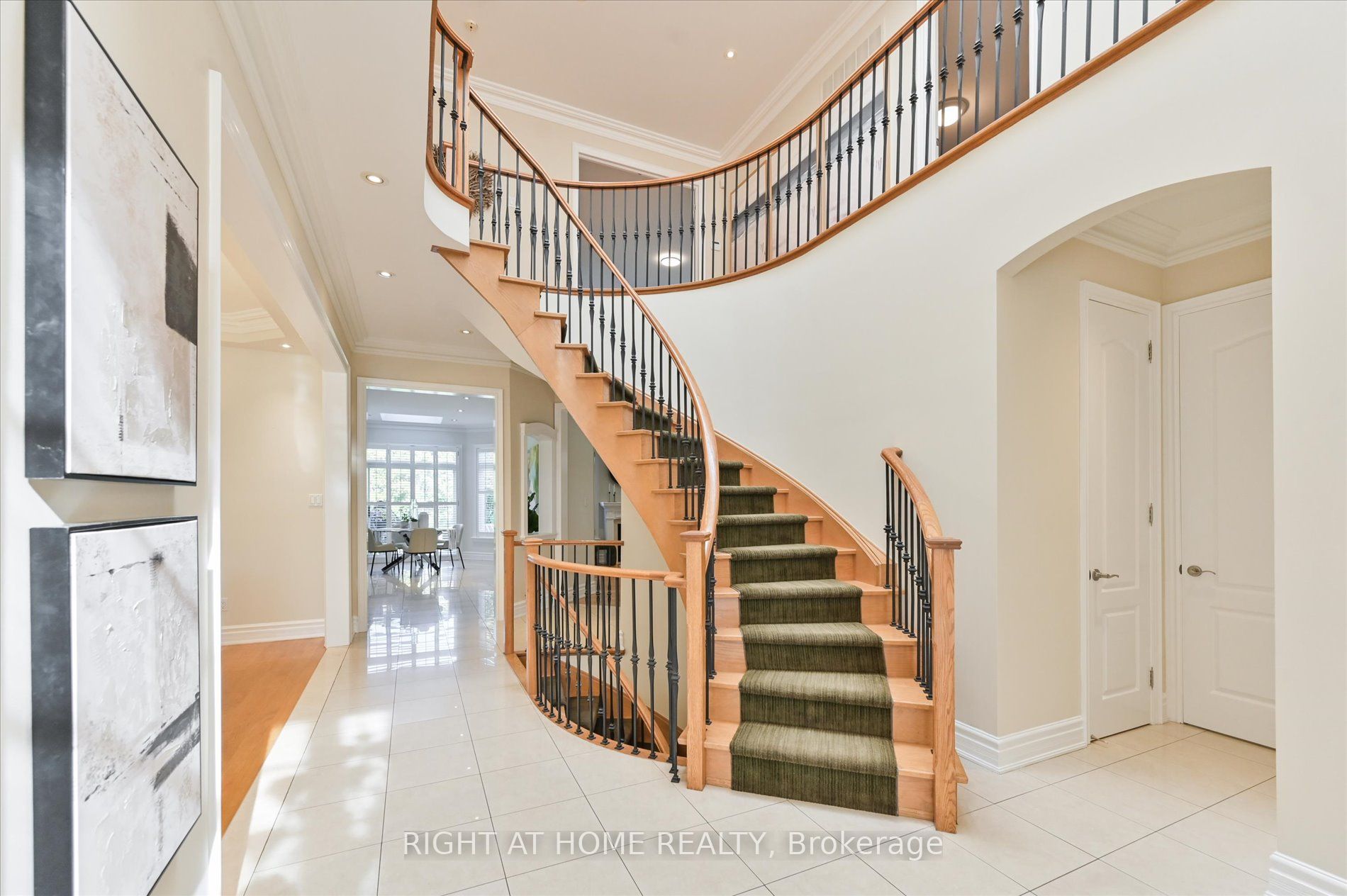 154 Charlton Boulevard