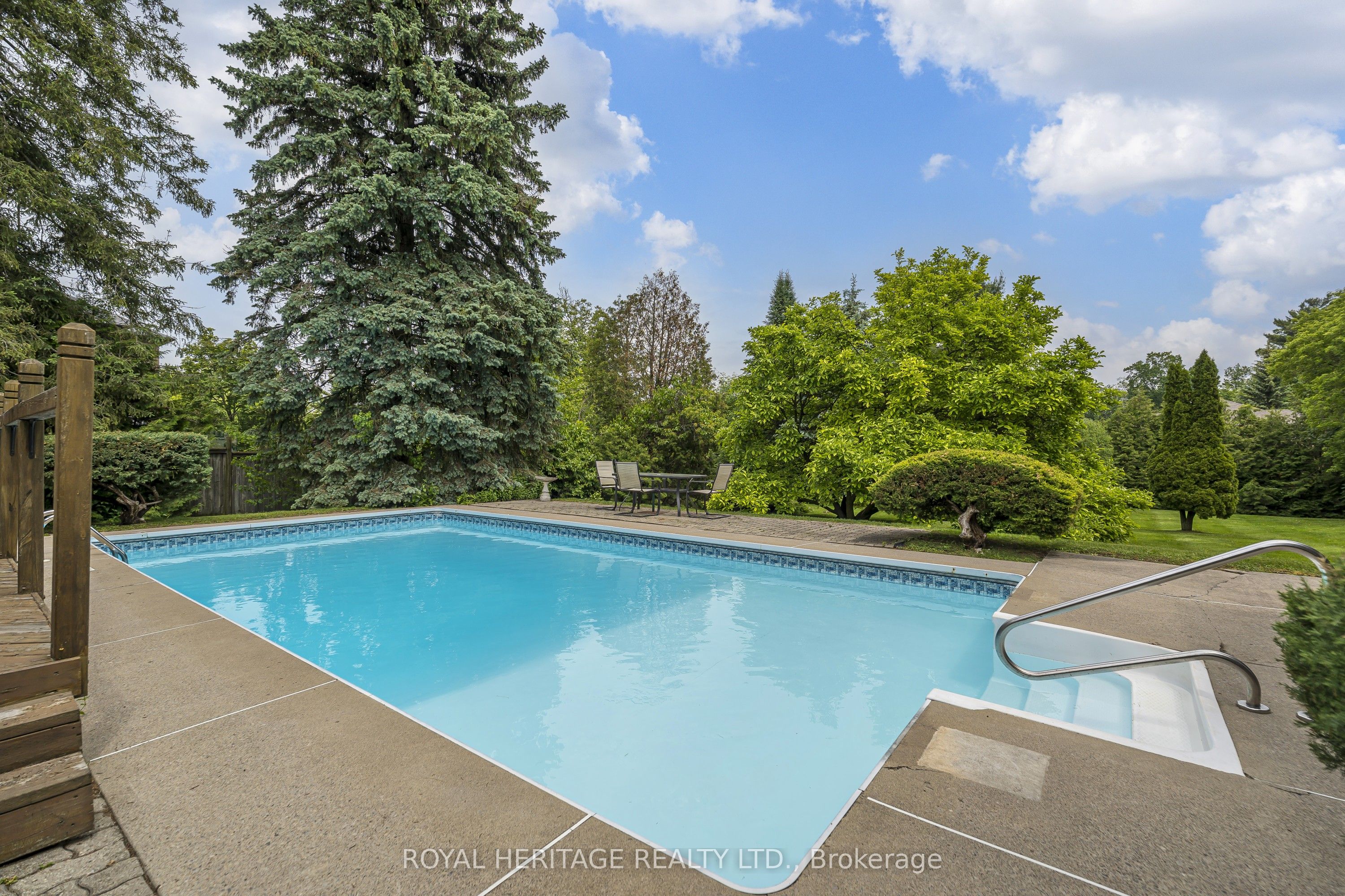 527 Rougemount Drive