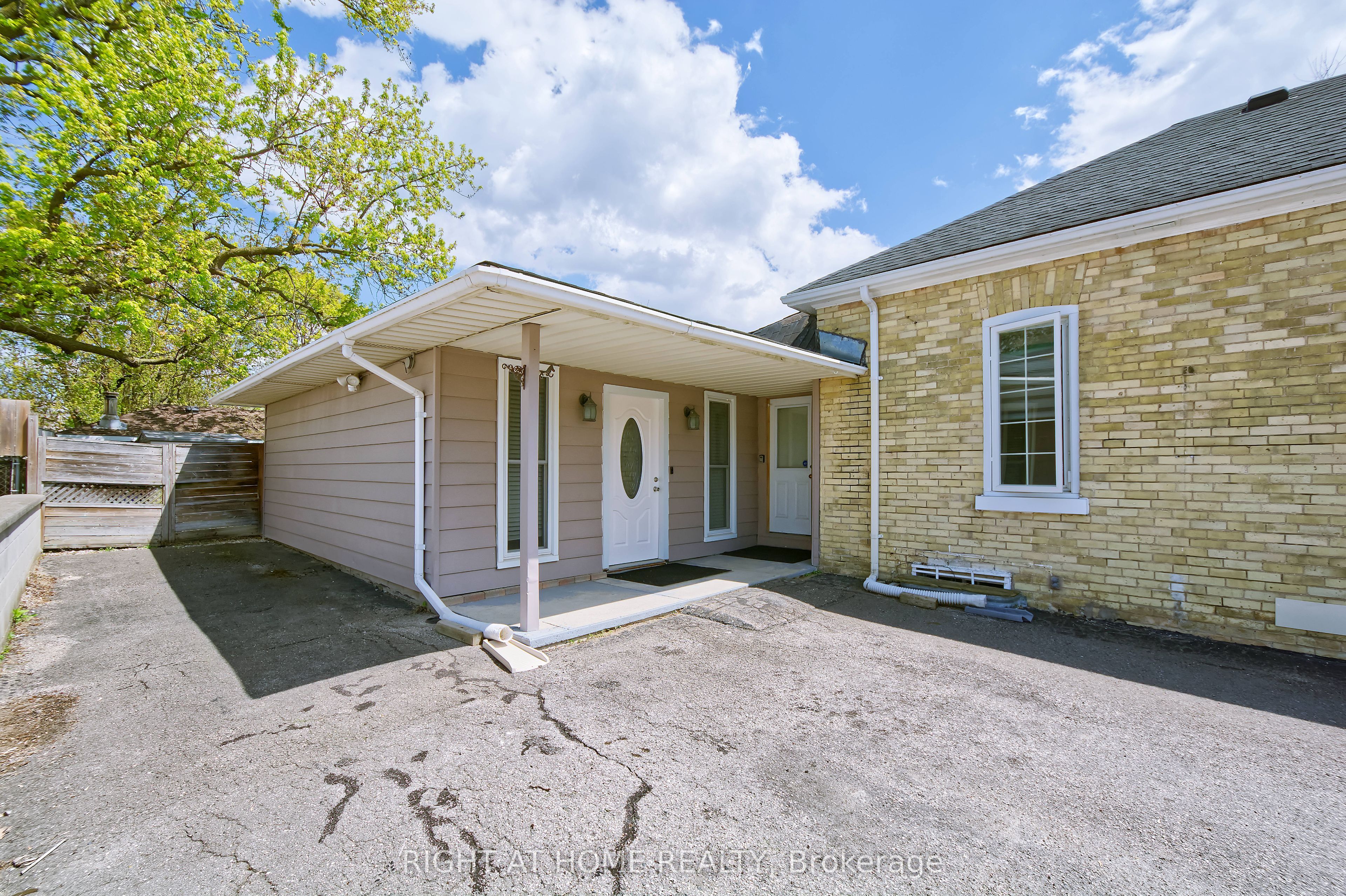 10 Pegler Street