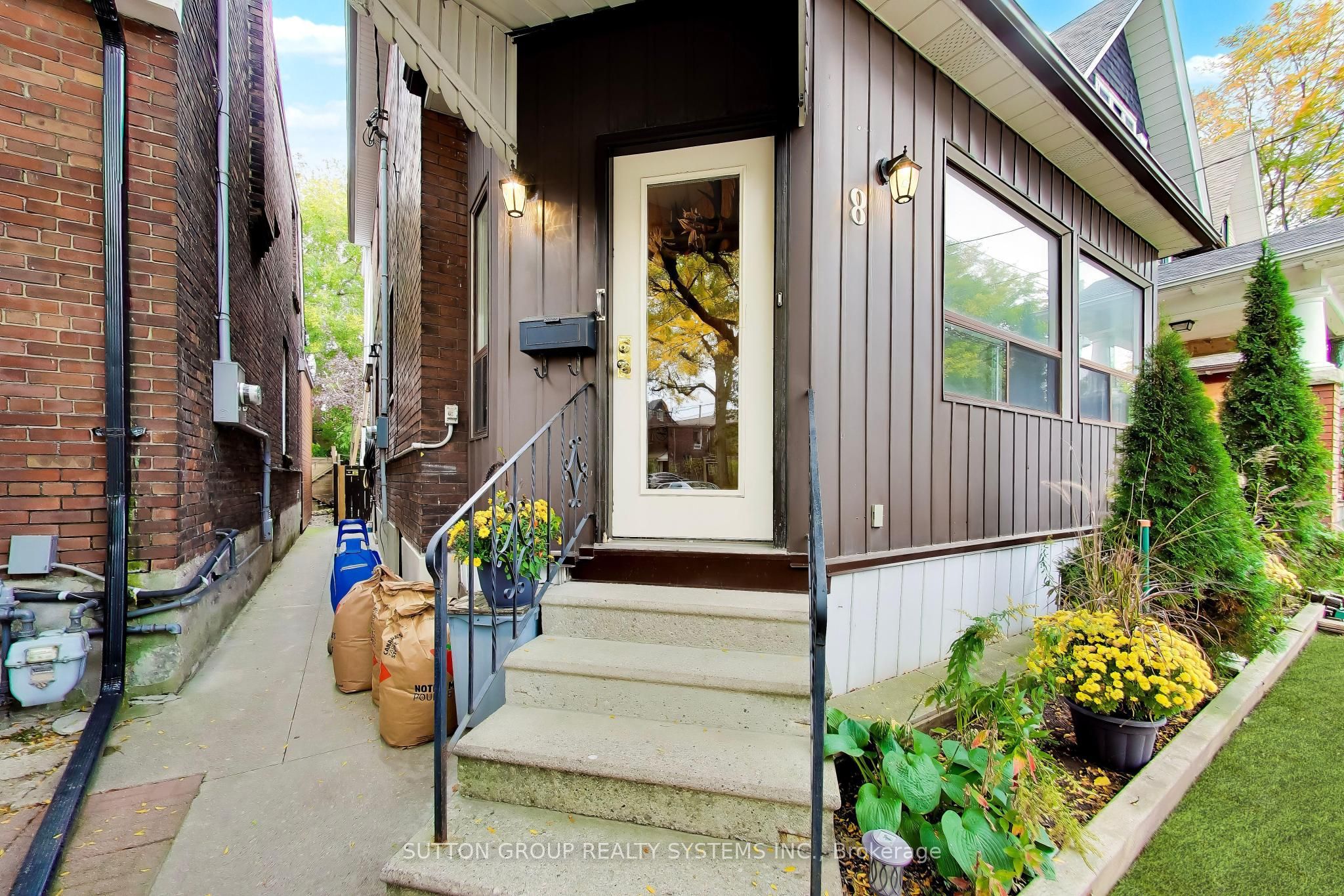 8 Alhambra Avenue