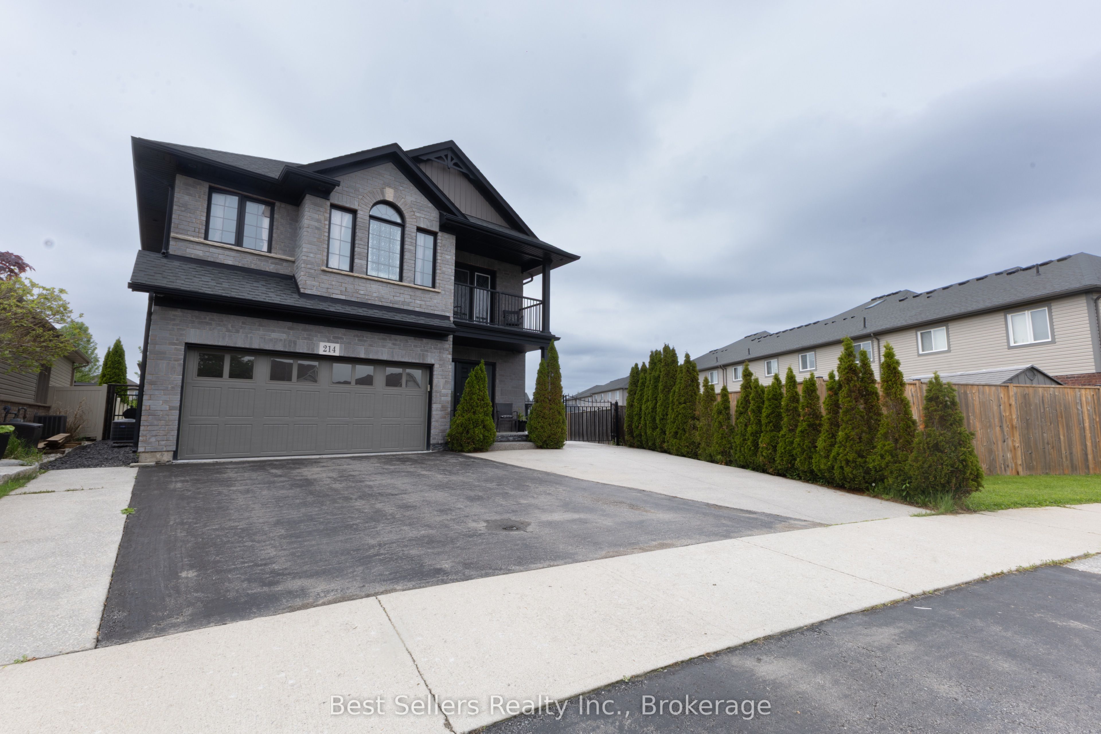214 Cardinal Crescent
