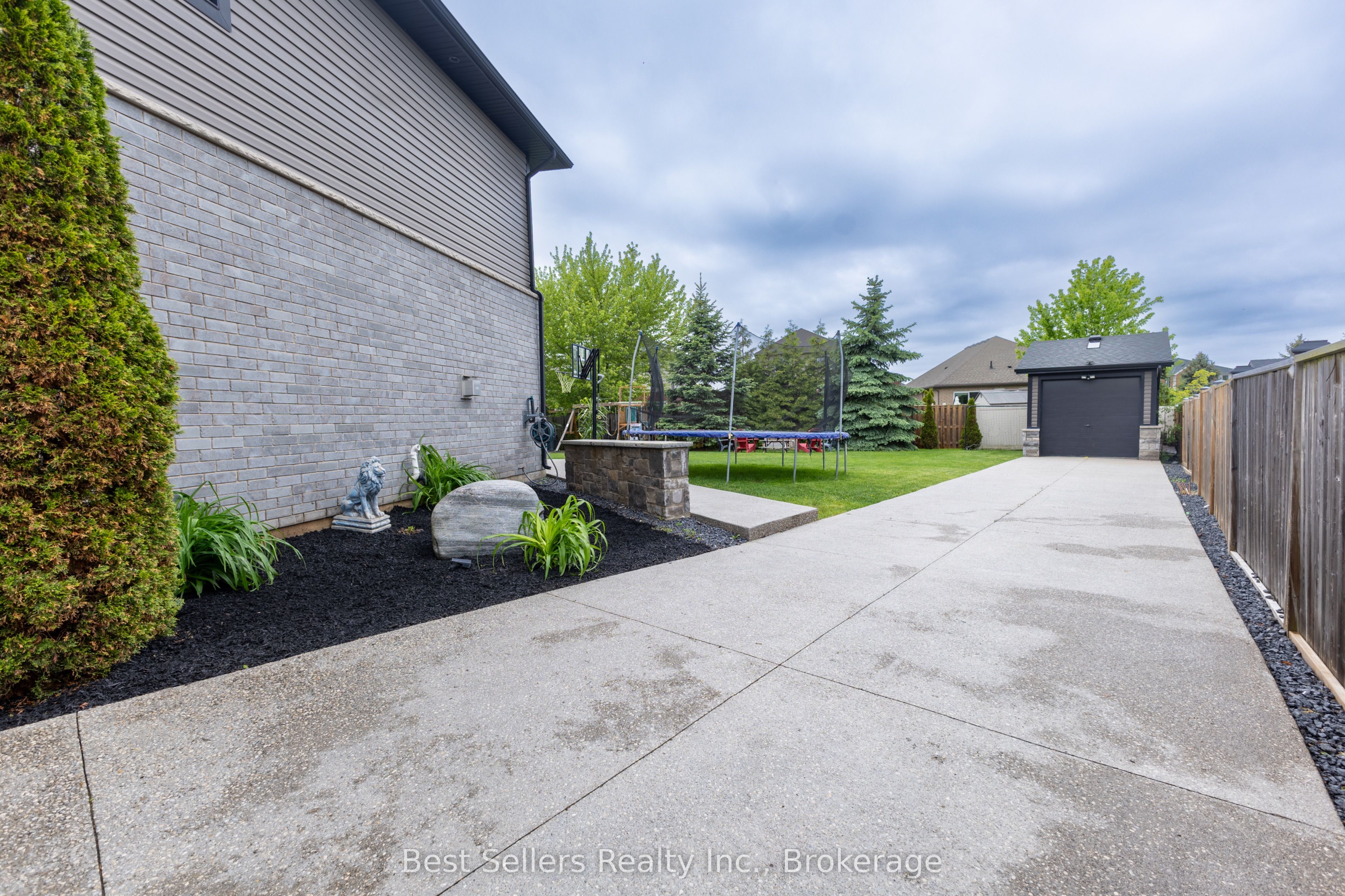 214 Cardinal Crescent