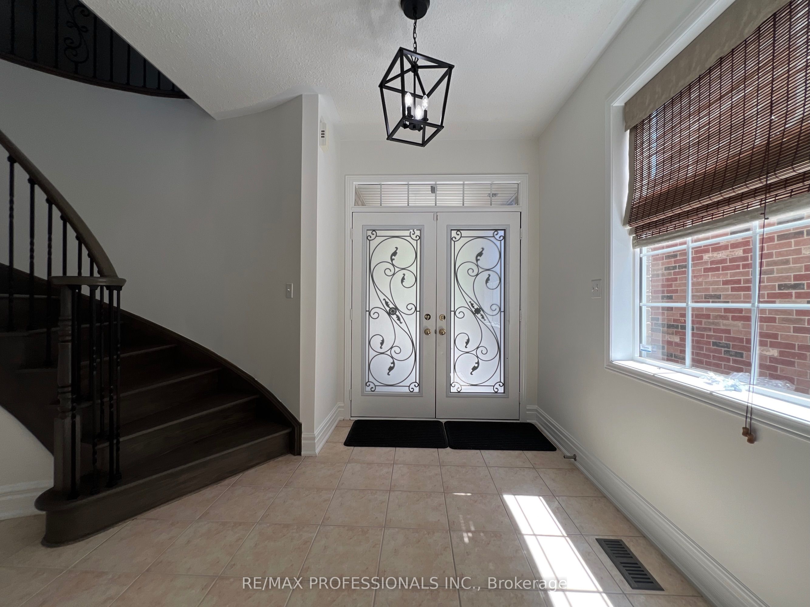 3895 Henrietta Way
