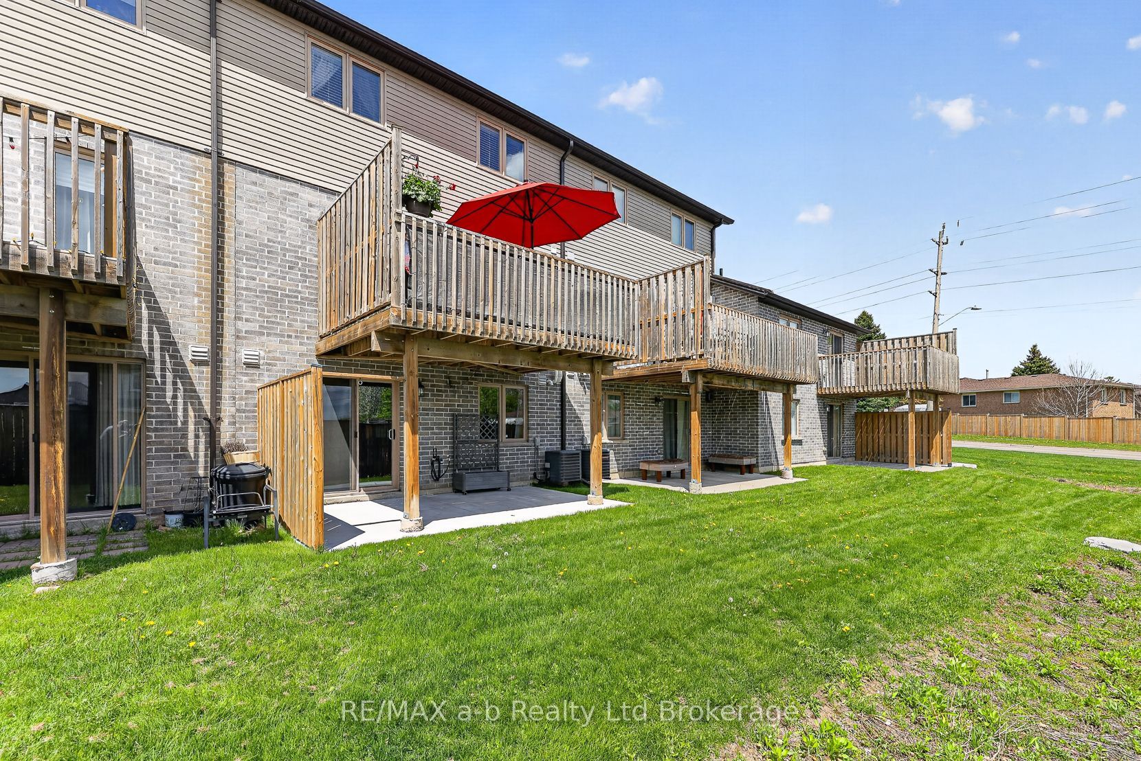 175 INGERSOLL Street N 28