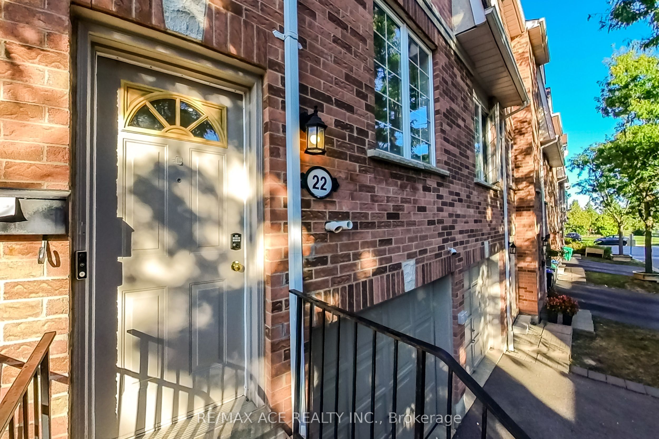 1525 South Parade Court 22