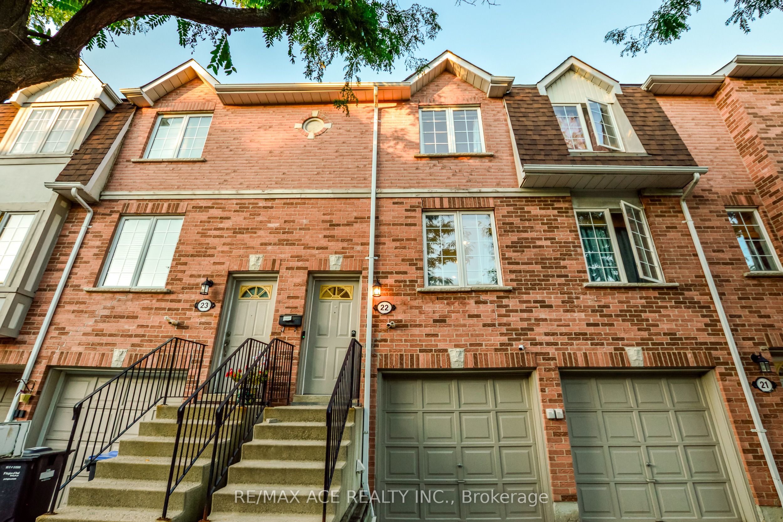 1525 South Parade Court 22
