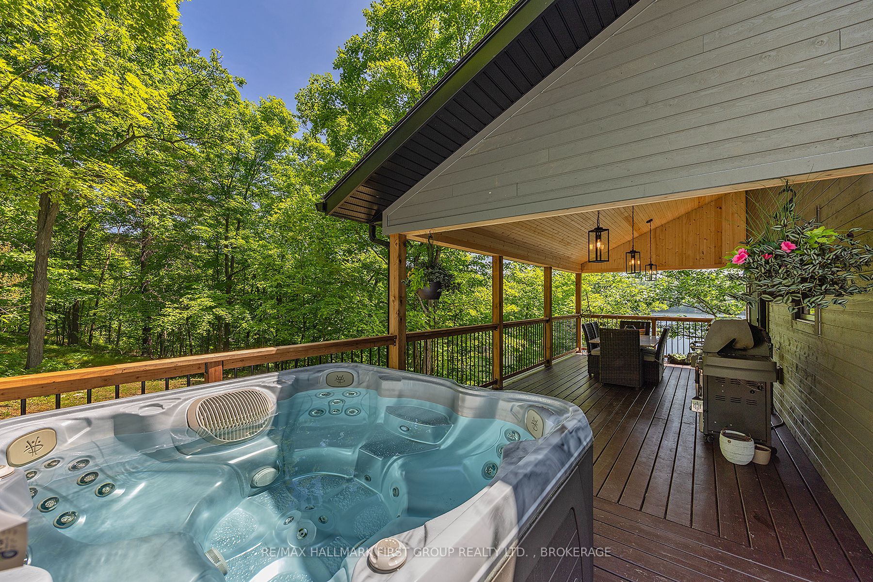 1005 Macdonald Lane