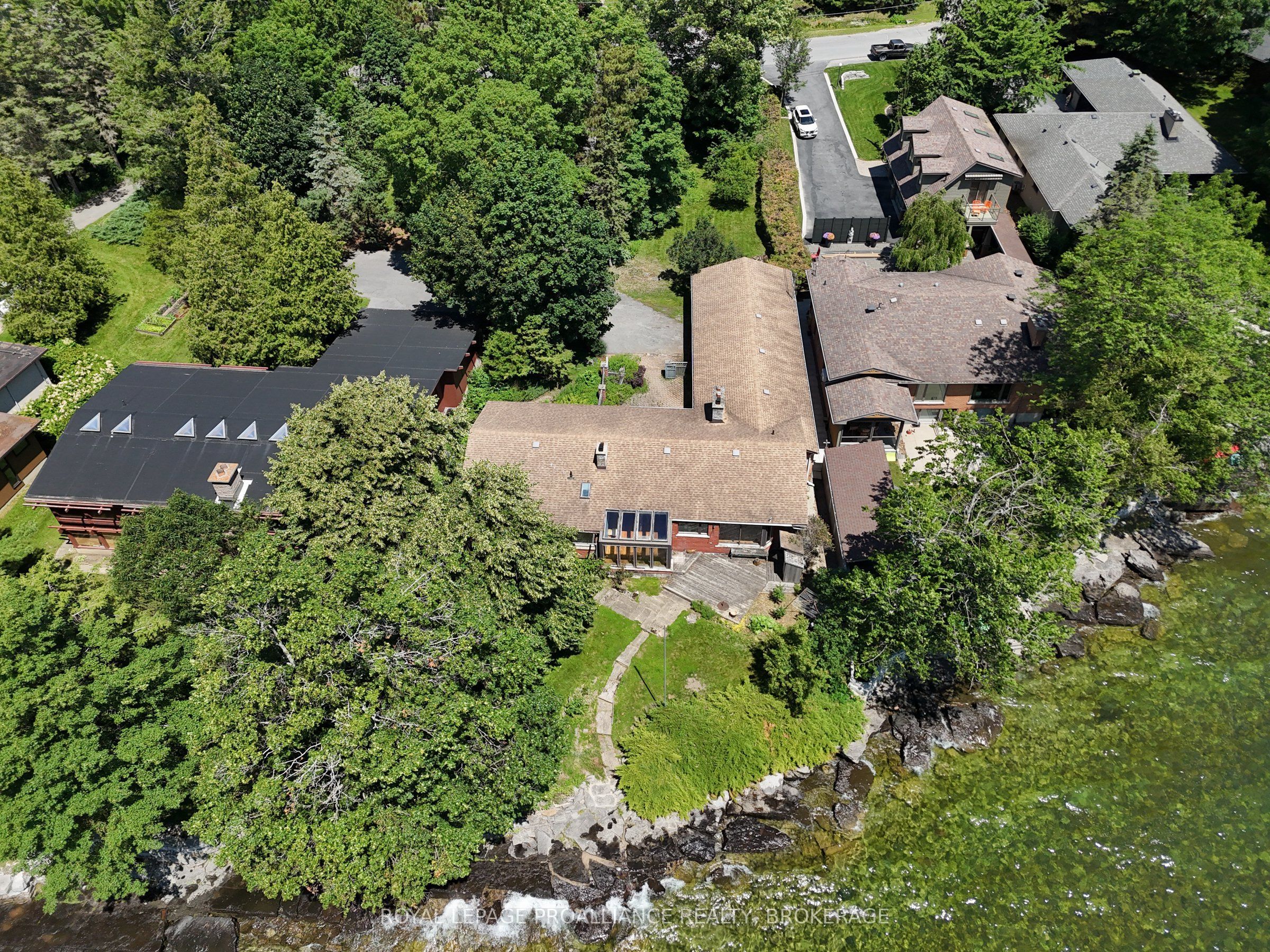 19 Lakeland Point Drive