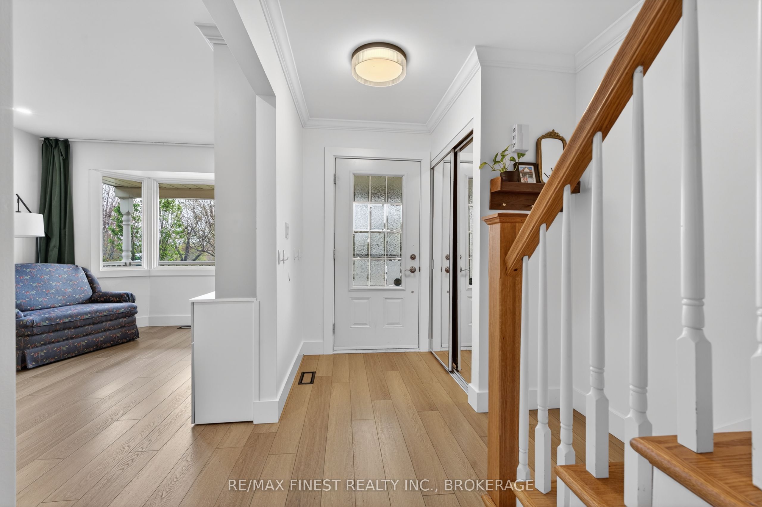 825 SOMERSET Crescent