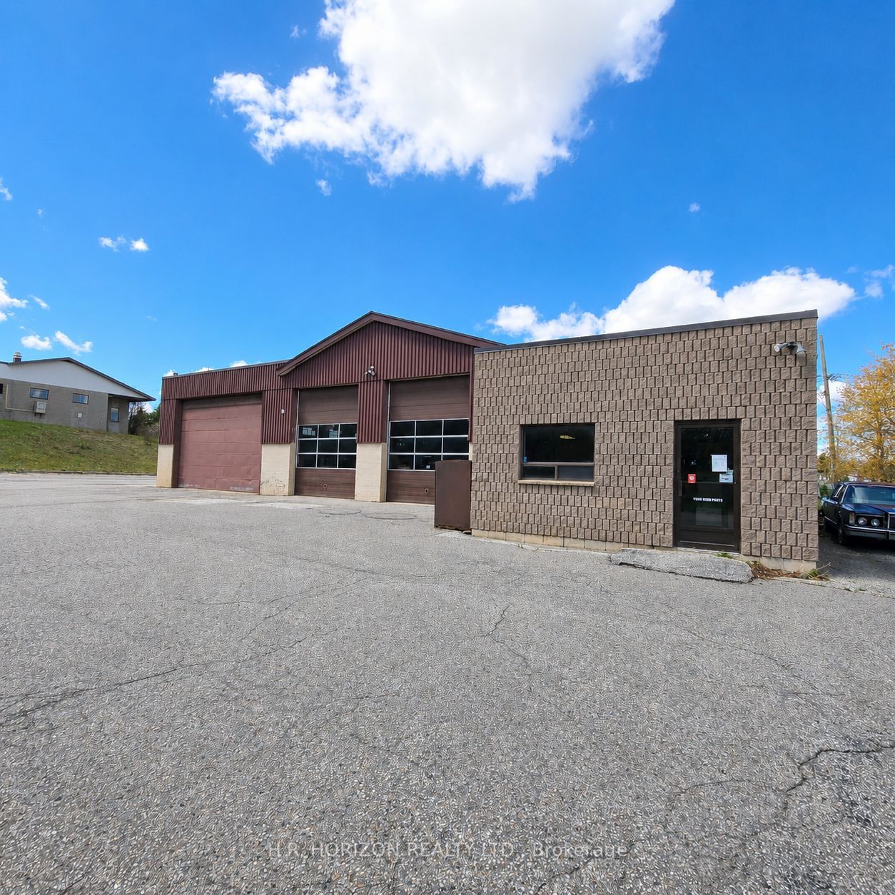 60 Industrial Parkway N
