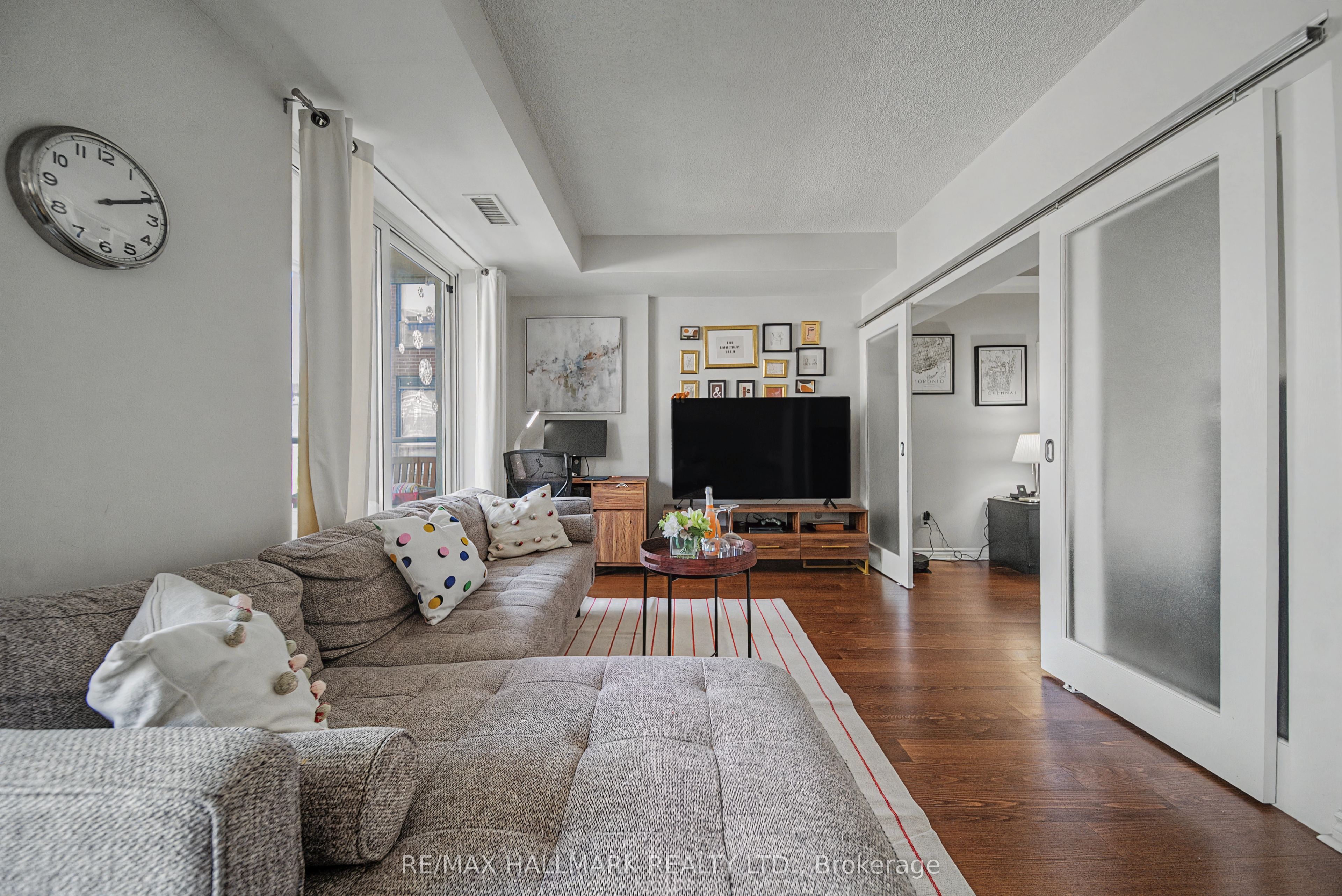 168 King Street E 614