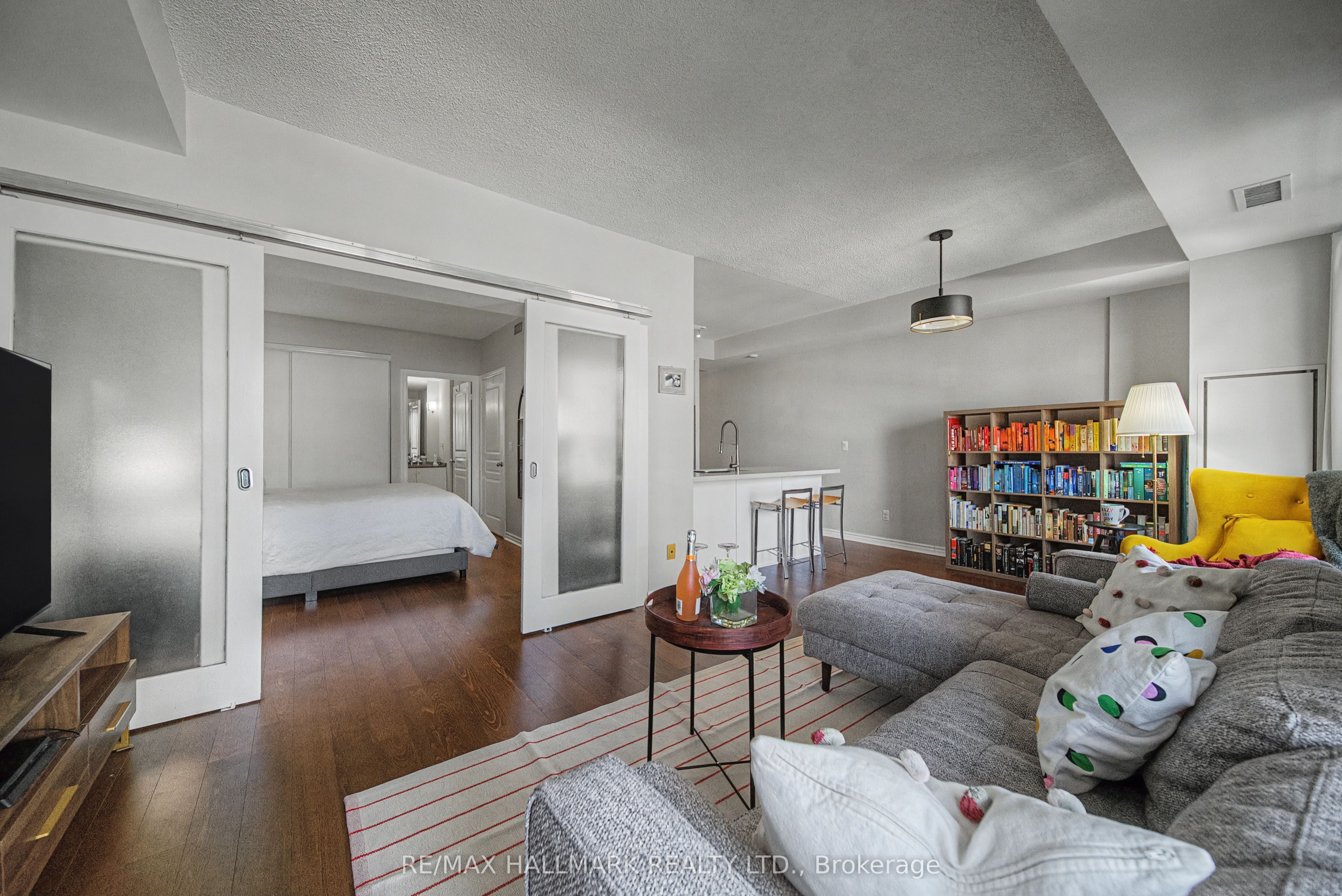 168 King Street E 614