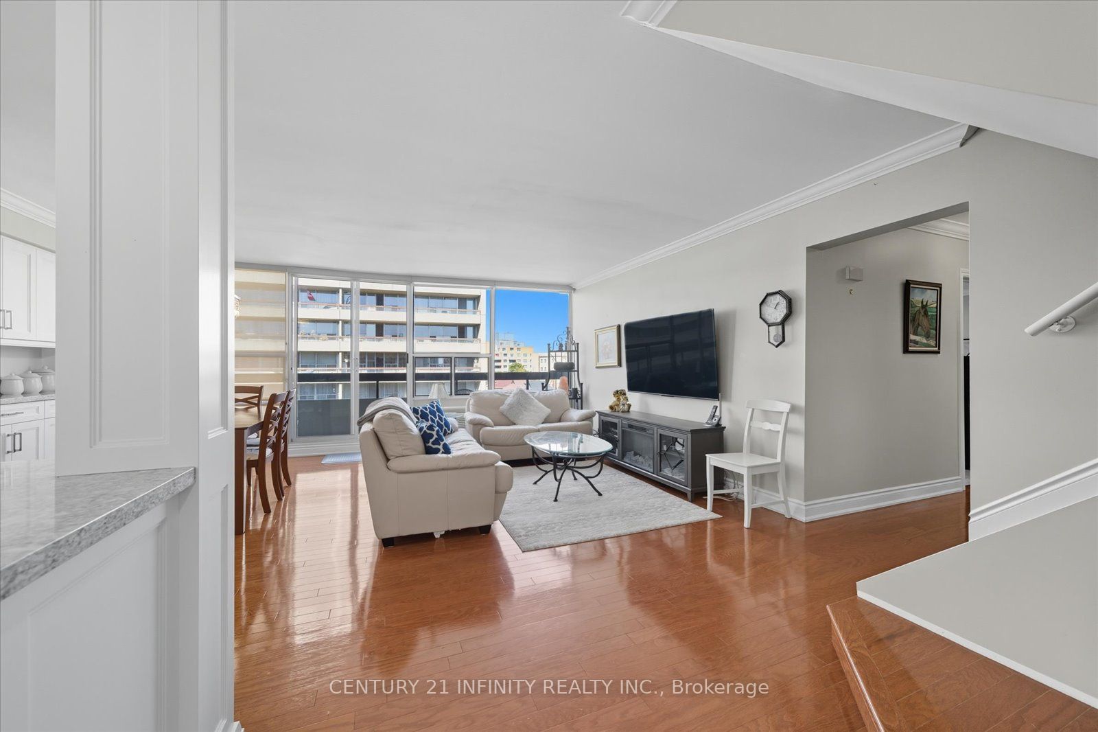 50 Richmond Street E 635