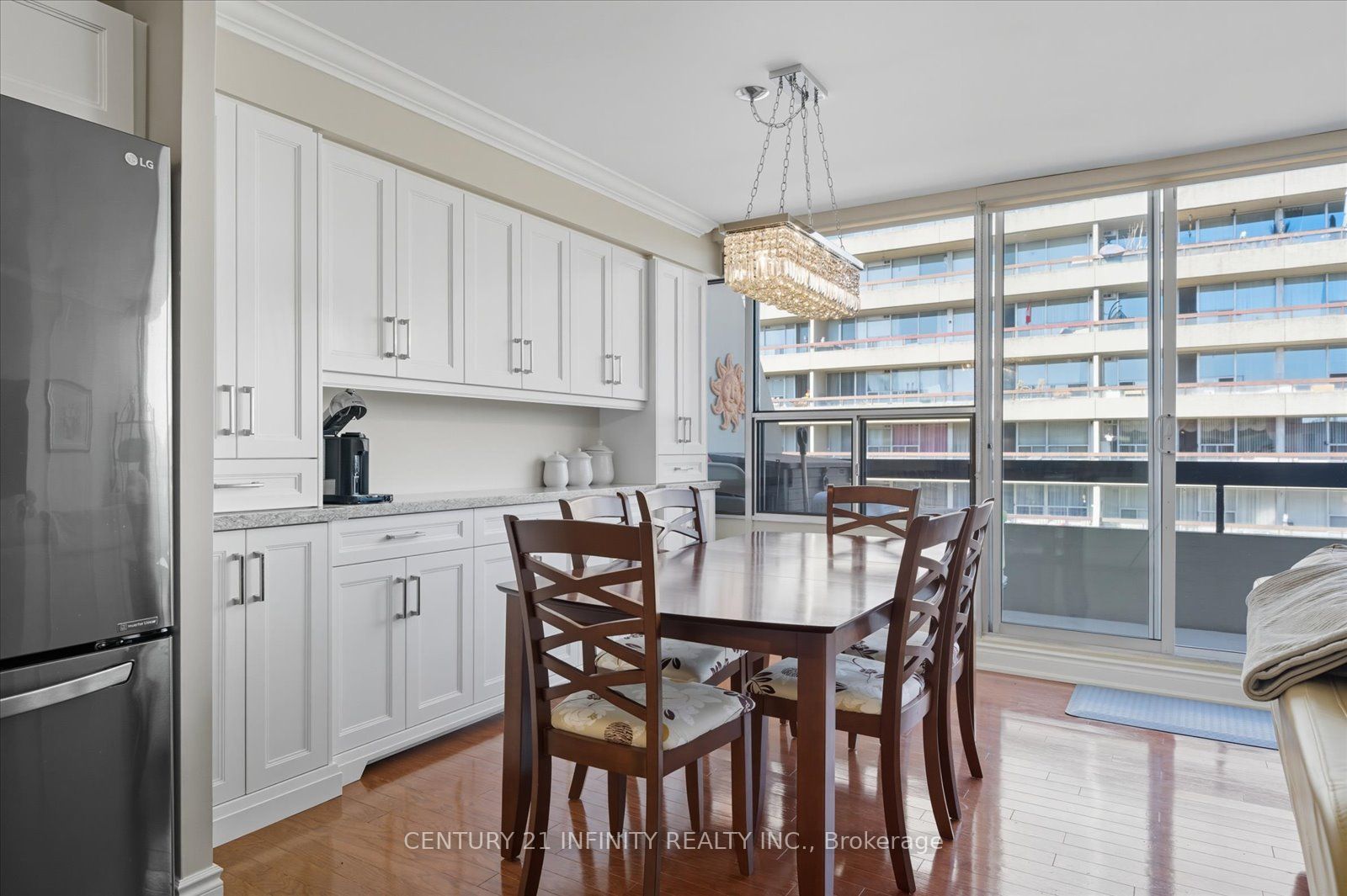 50 Richmond Street E 635