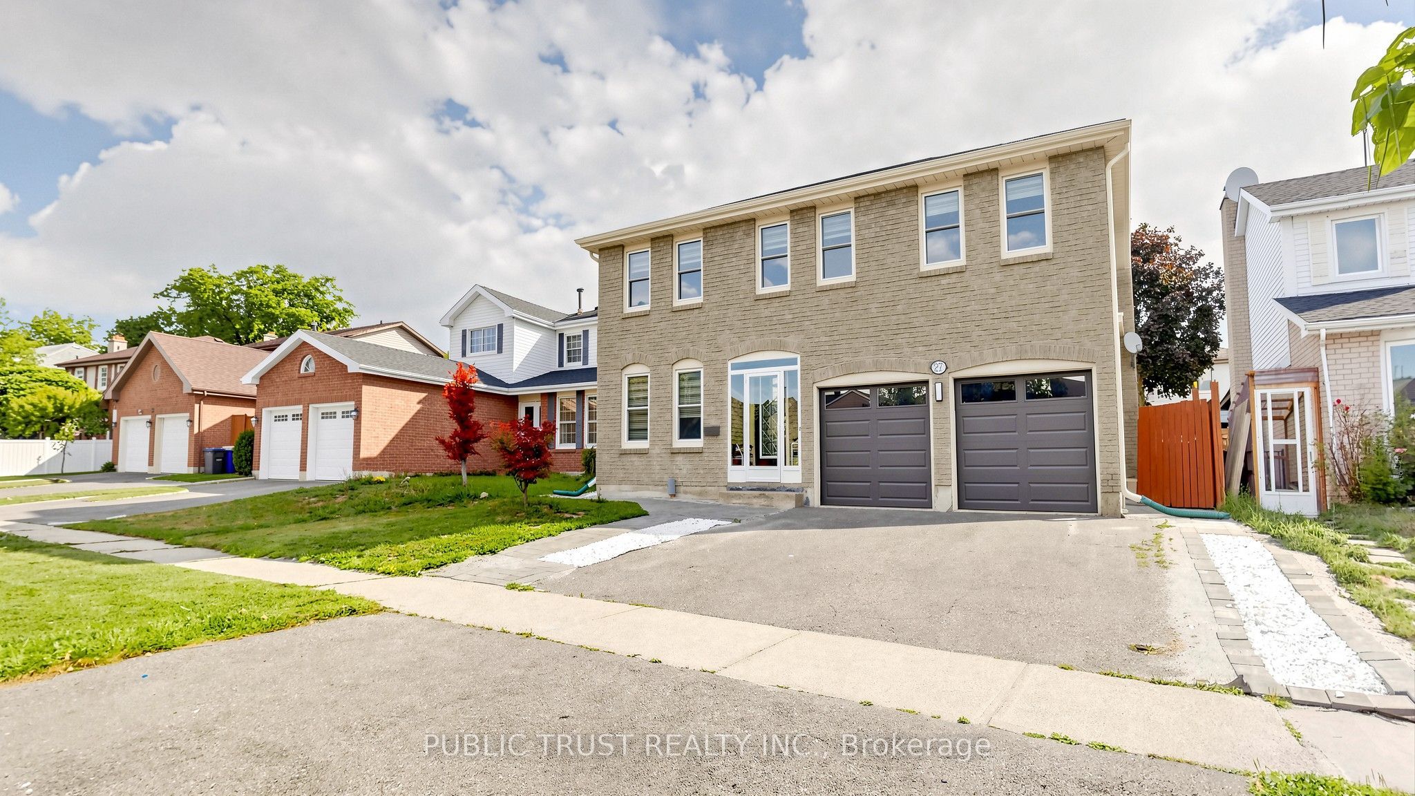 27 Mackay Street S
