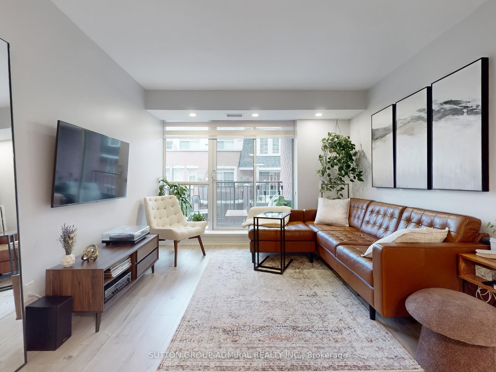 1000 King Street W 321