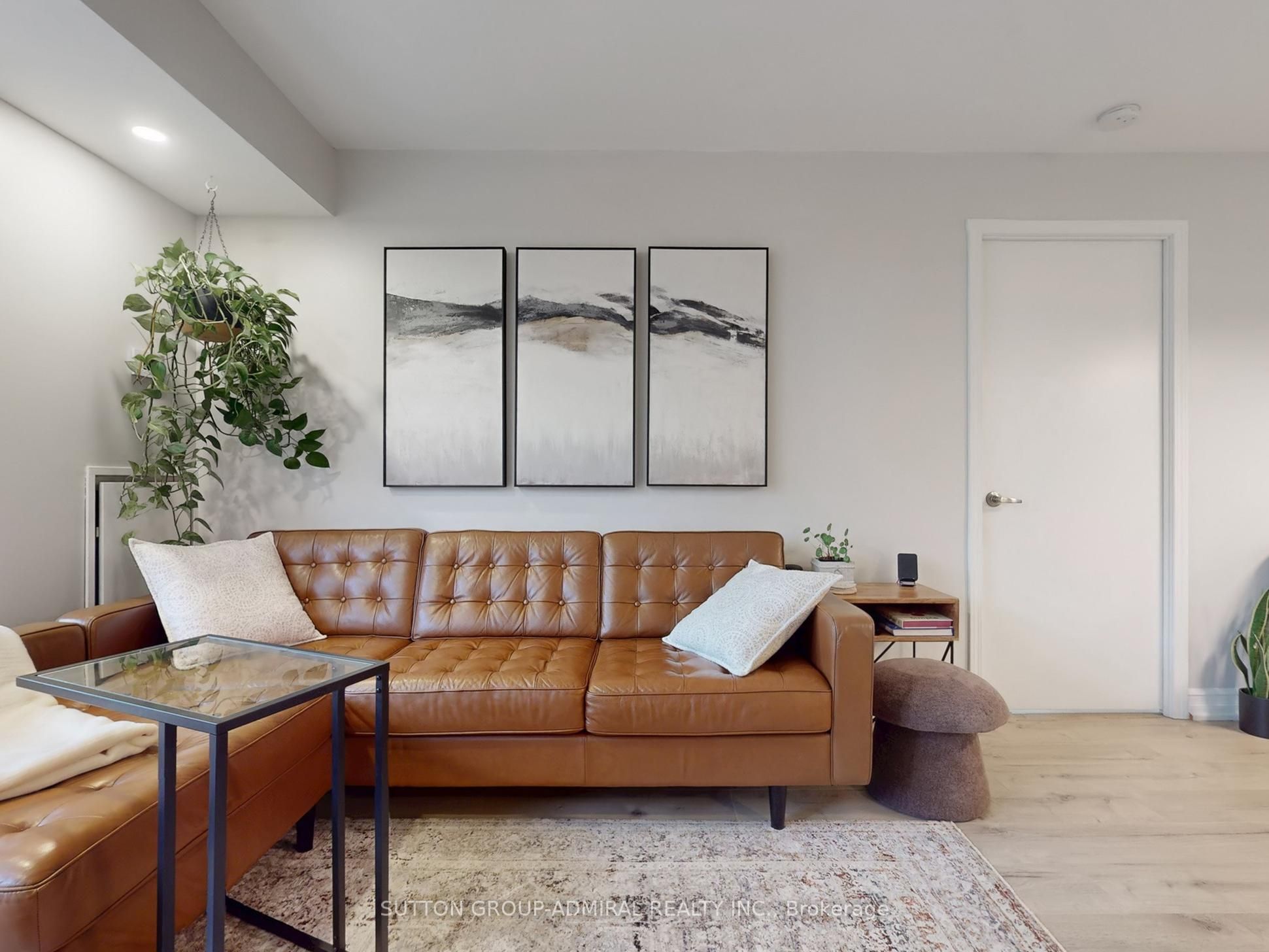 1000 King Street W 321