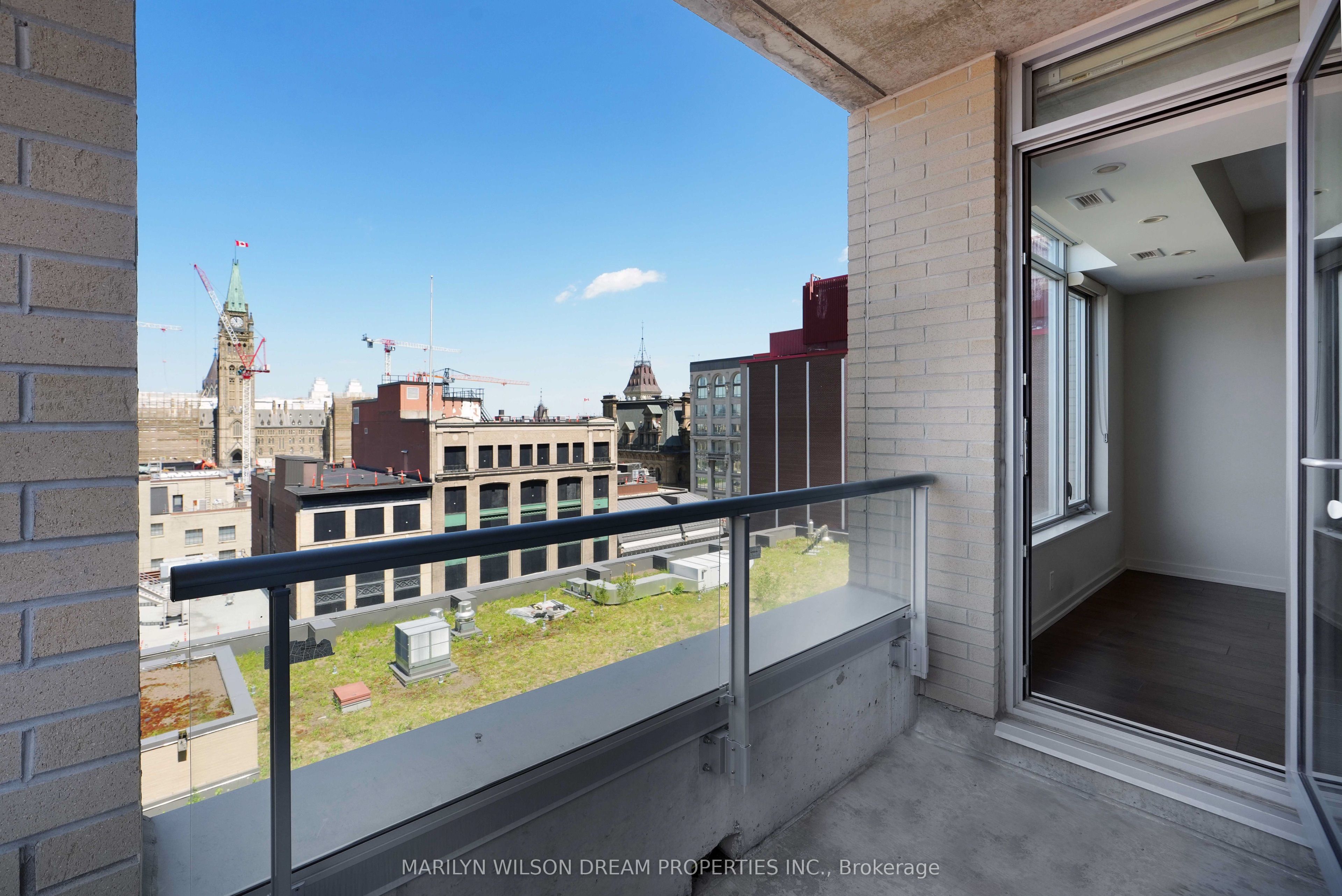 101 Queen Street 1004