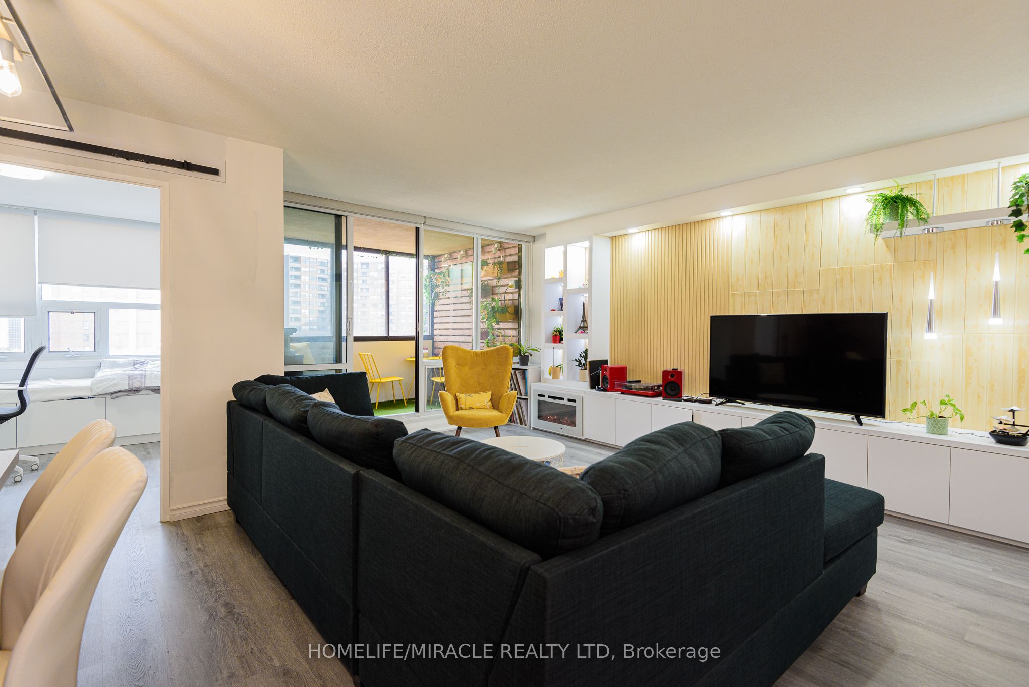 714 The West Mall N/A 1201