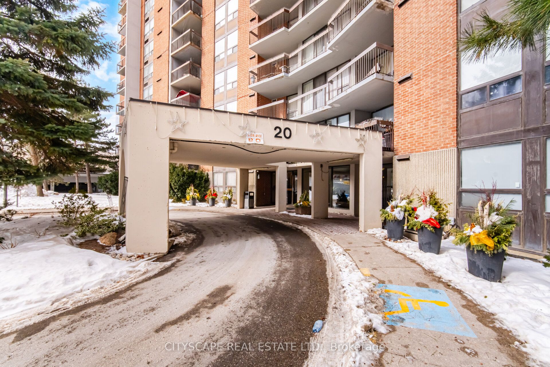 20 Mississauga Valley Boulevard 1706