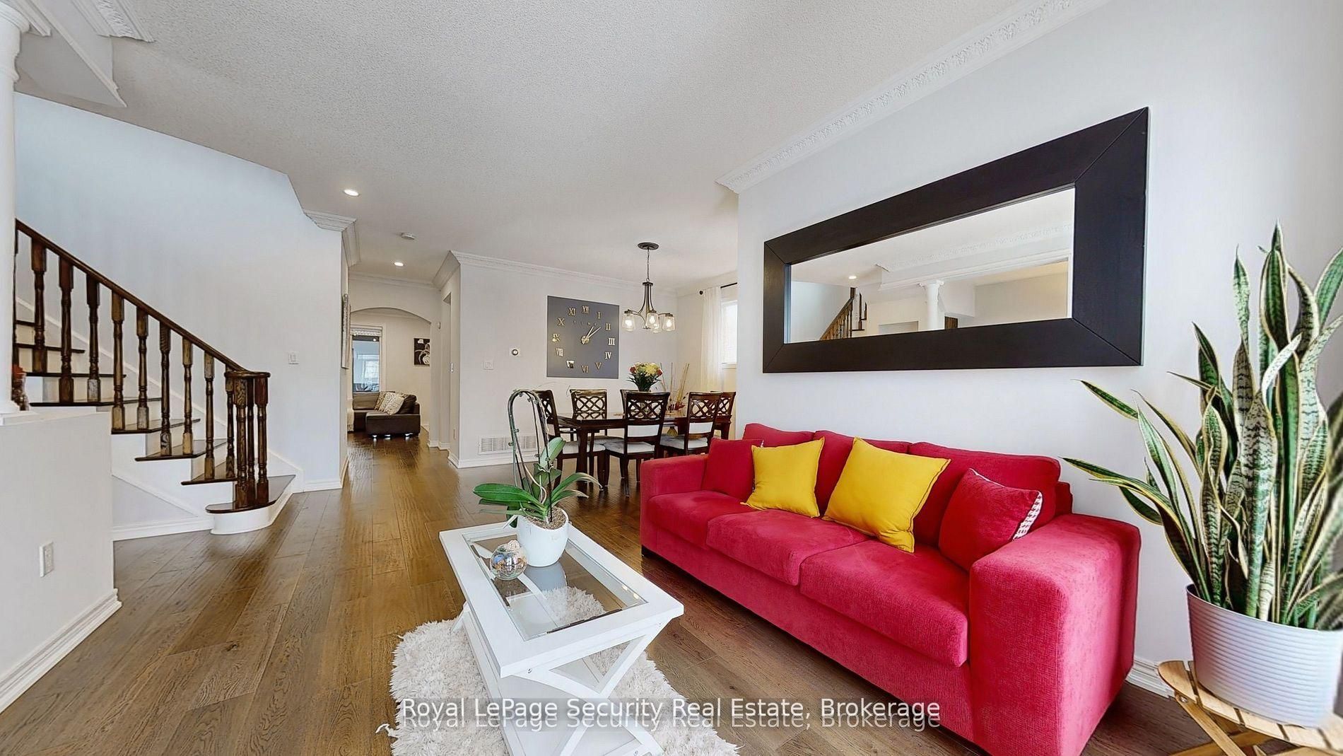 128 Daiseyfield Crescent