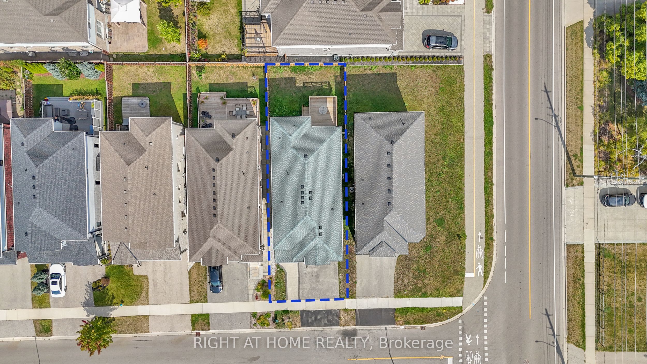 321 Carriage Way