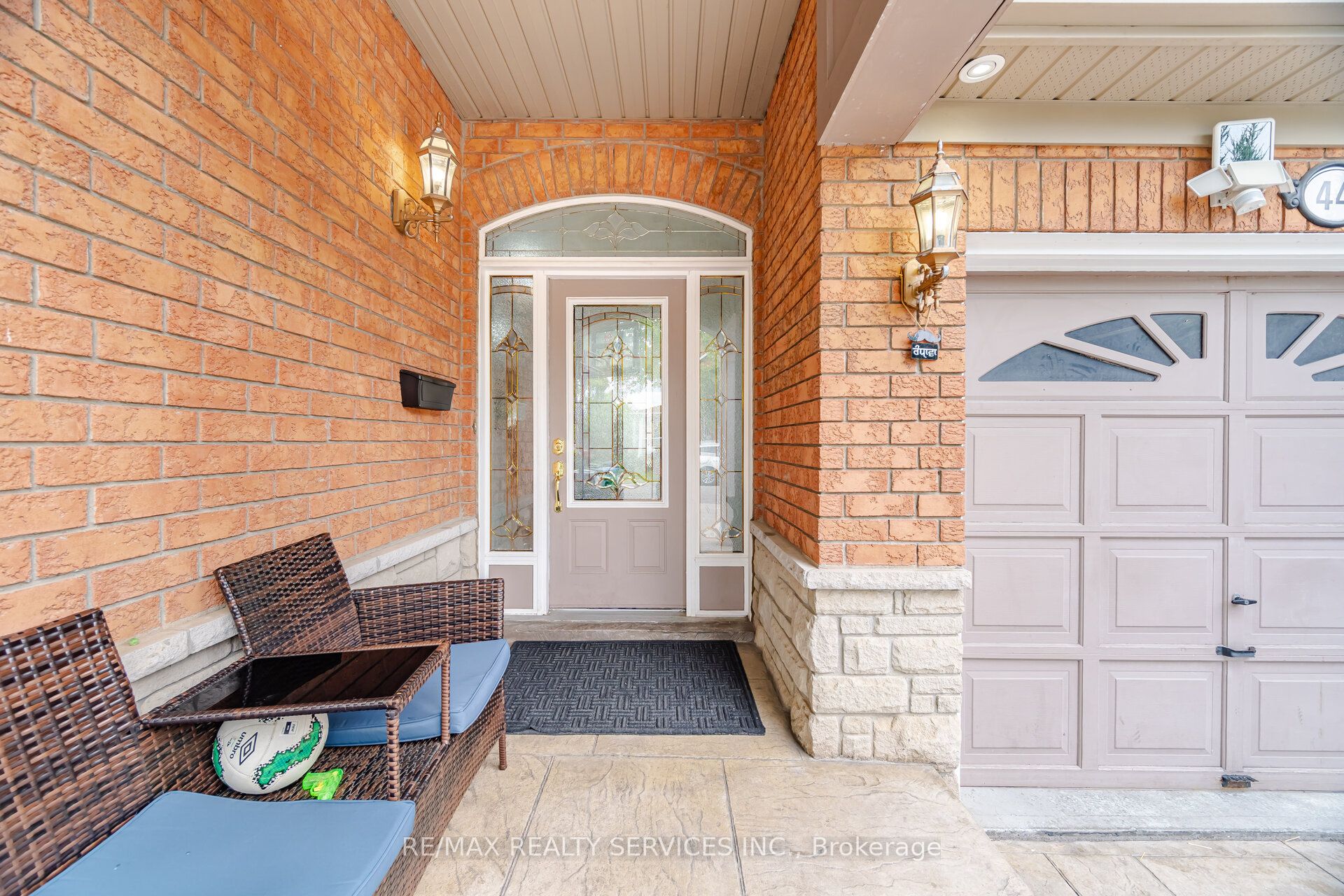 44 Brambirch Crescent