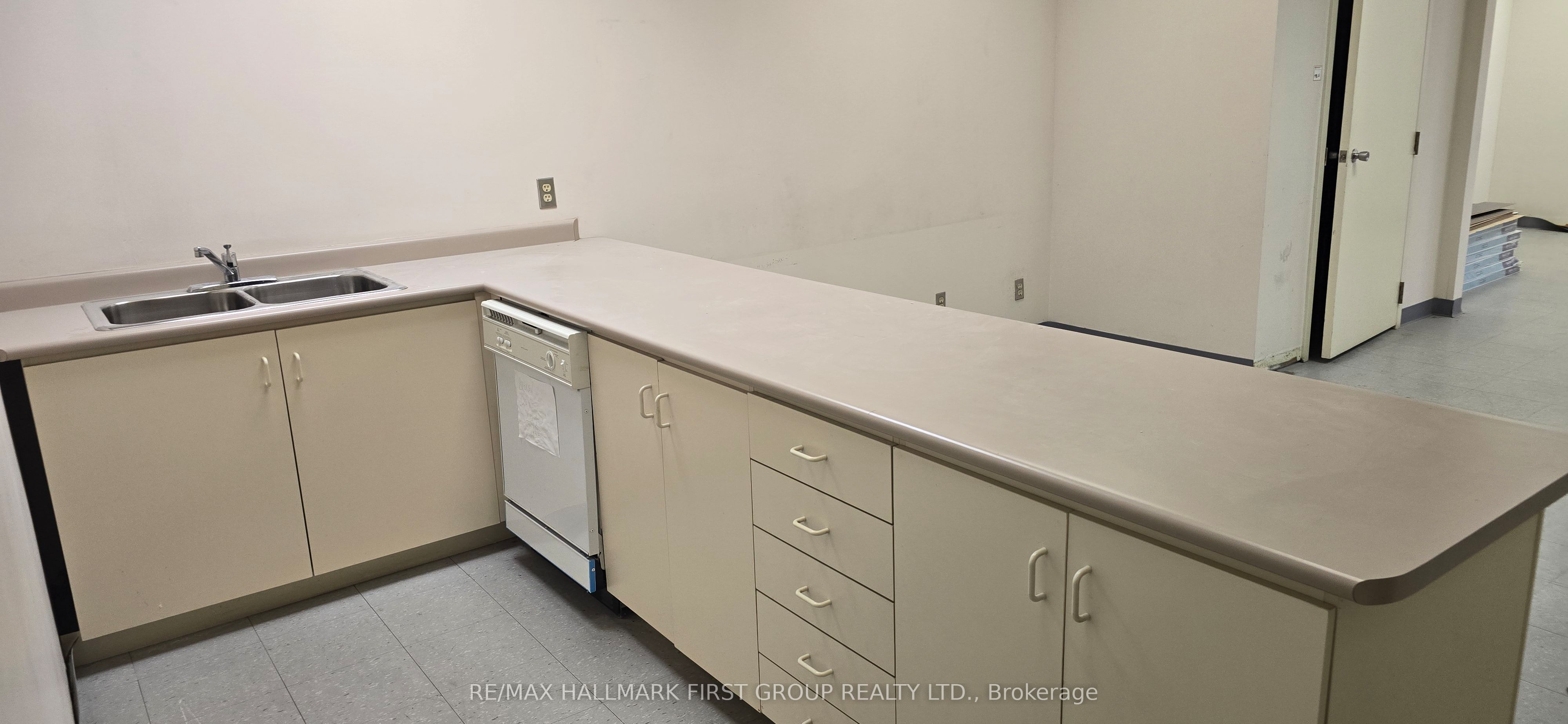 600 Thornton Road S #4