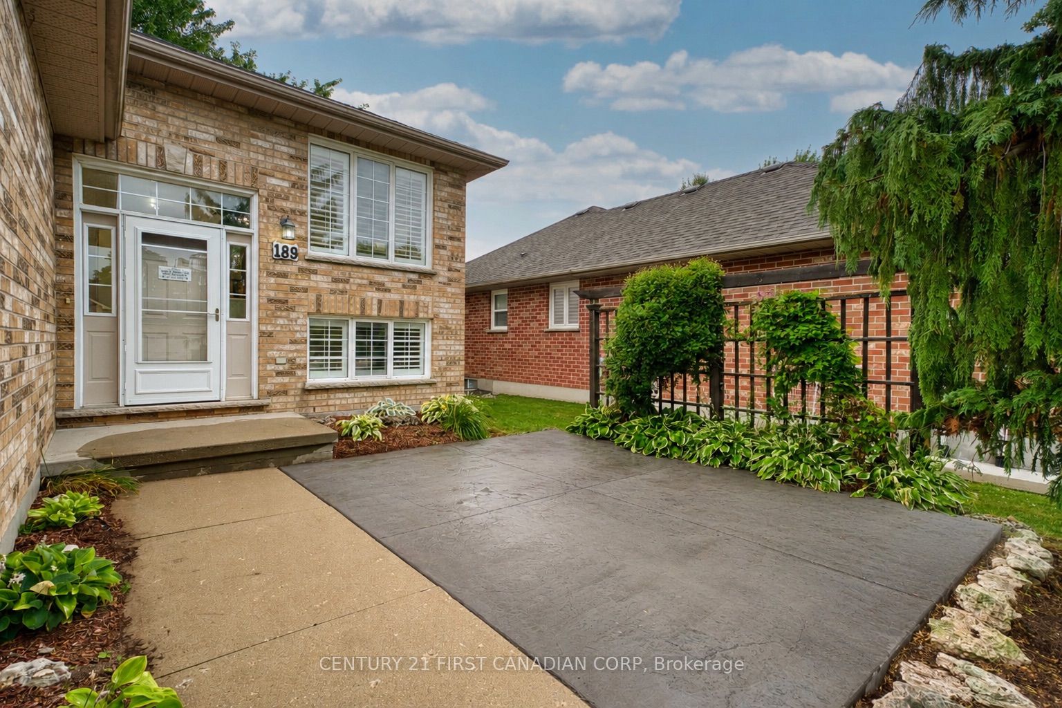 189 GIBSON Crescent