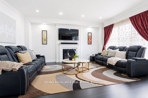 10 Pennine Drive