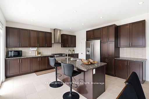10 Pennine Drive
