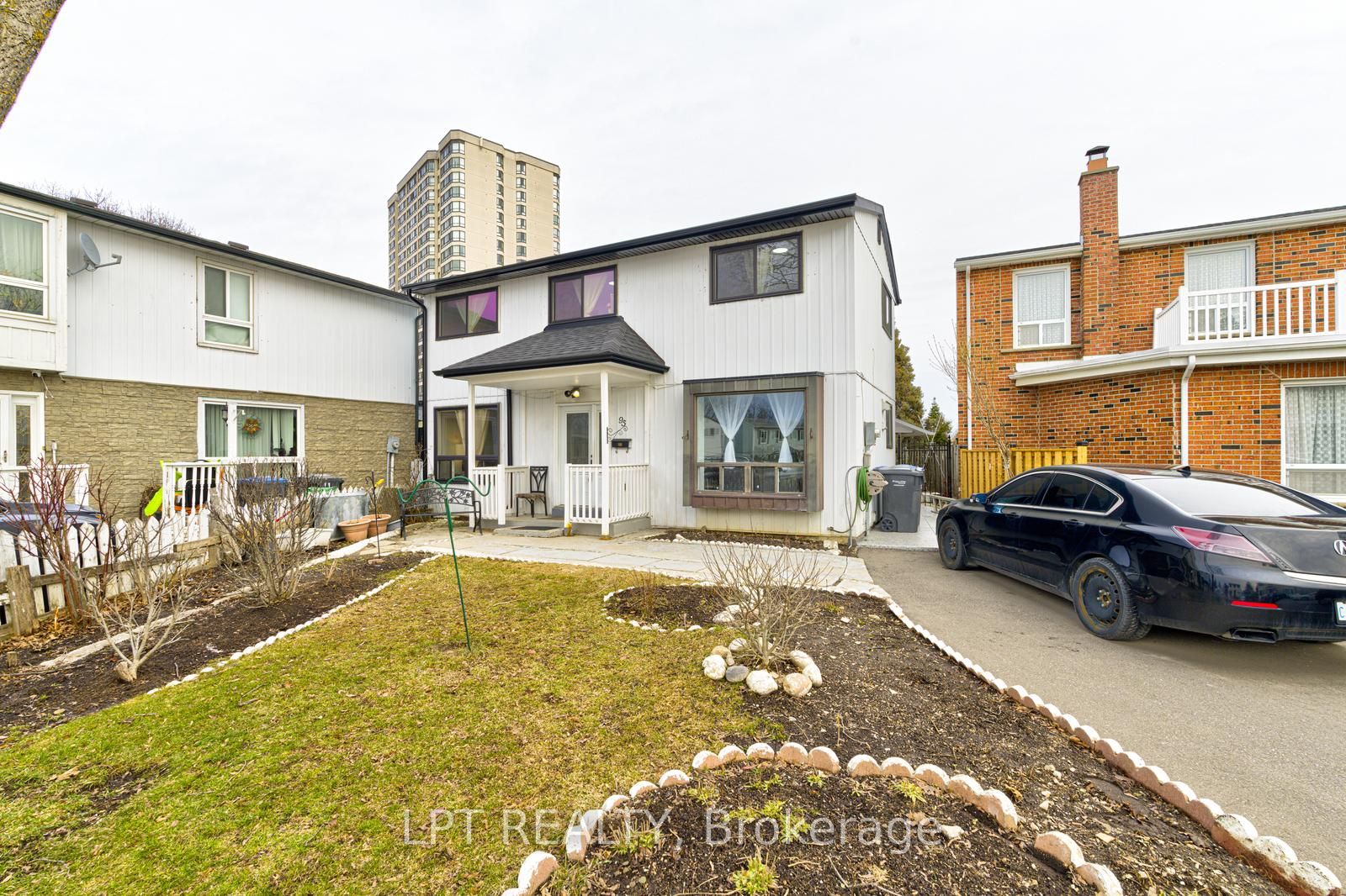 95 Huntingwood Crescent