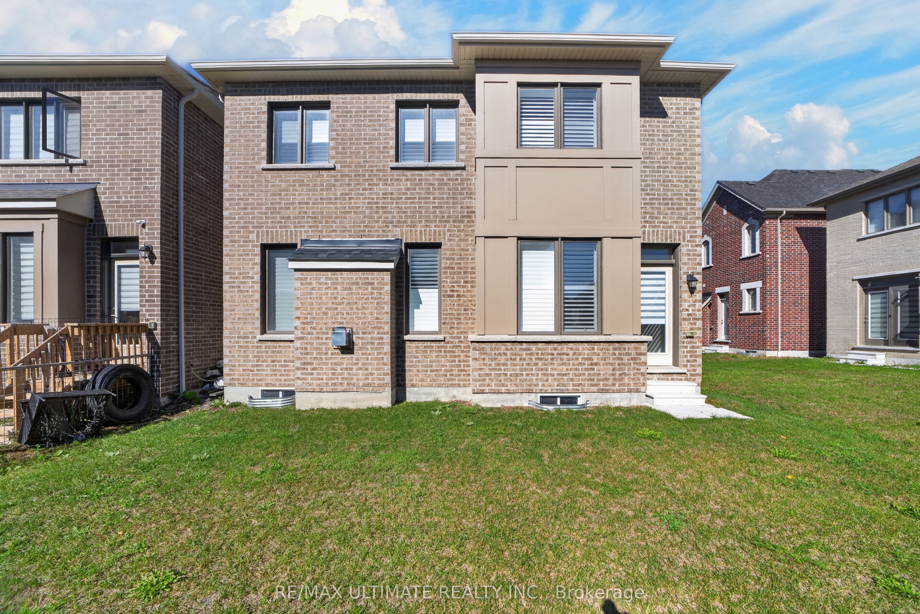 2885 Foxden Square