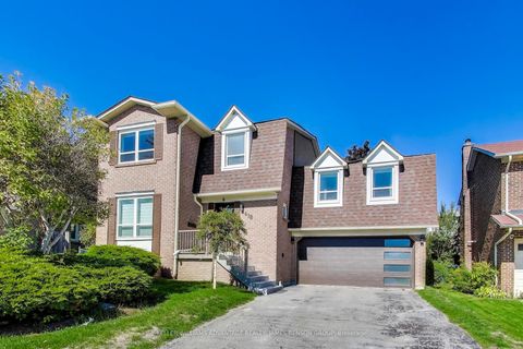 418 Victor Court Pickering ON L1W 3J8
