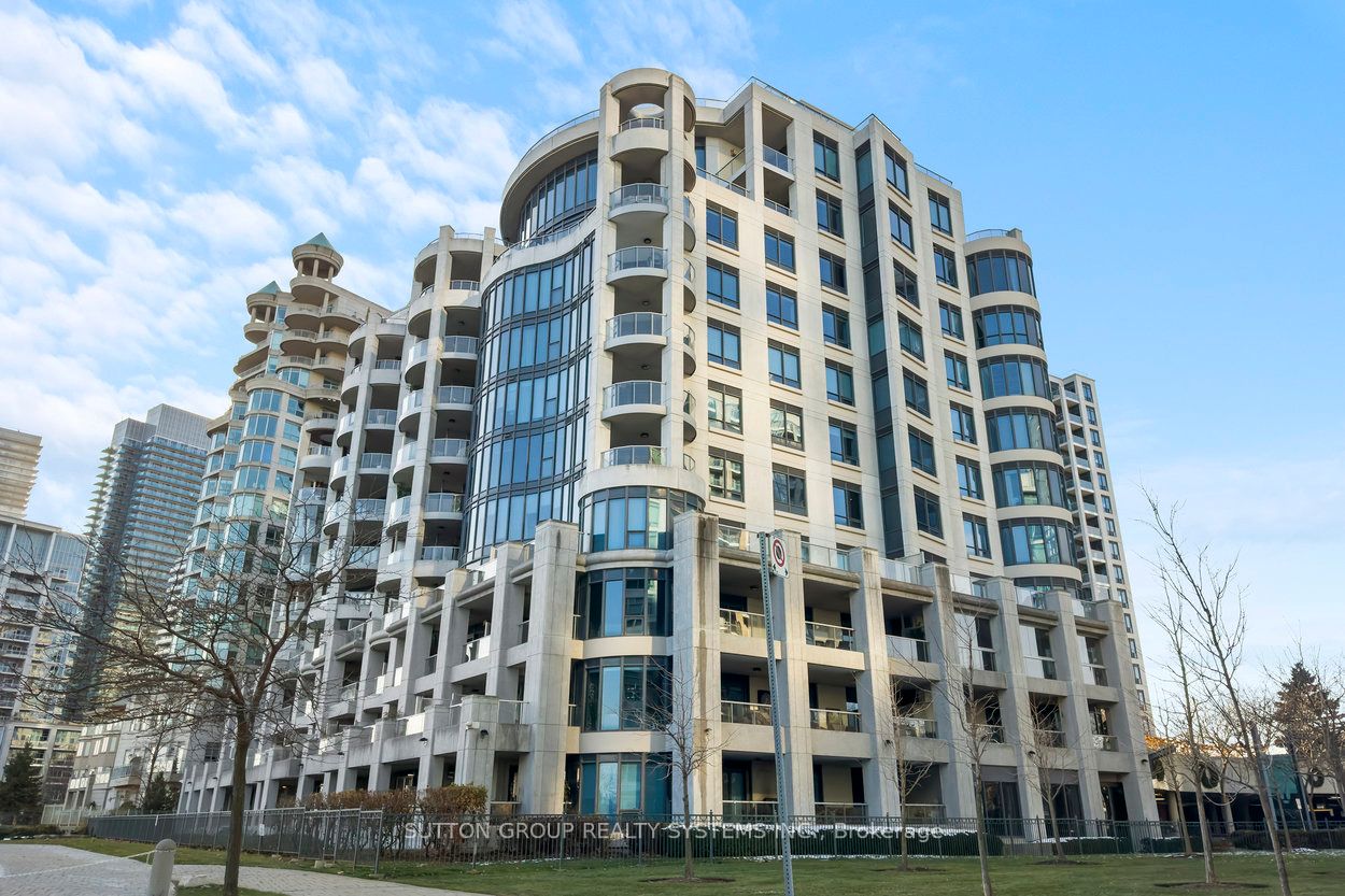 2095 Lake Shore Boulevard W 102