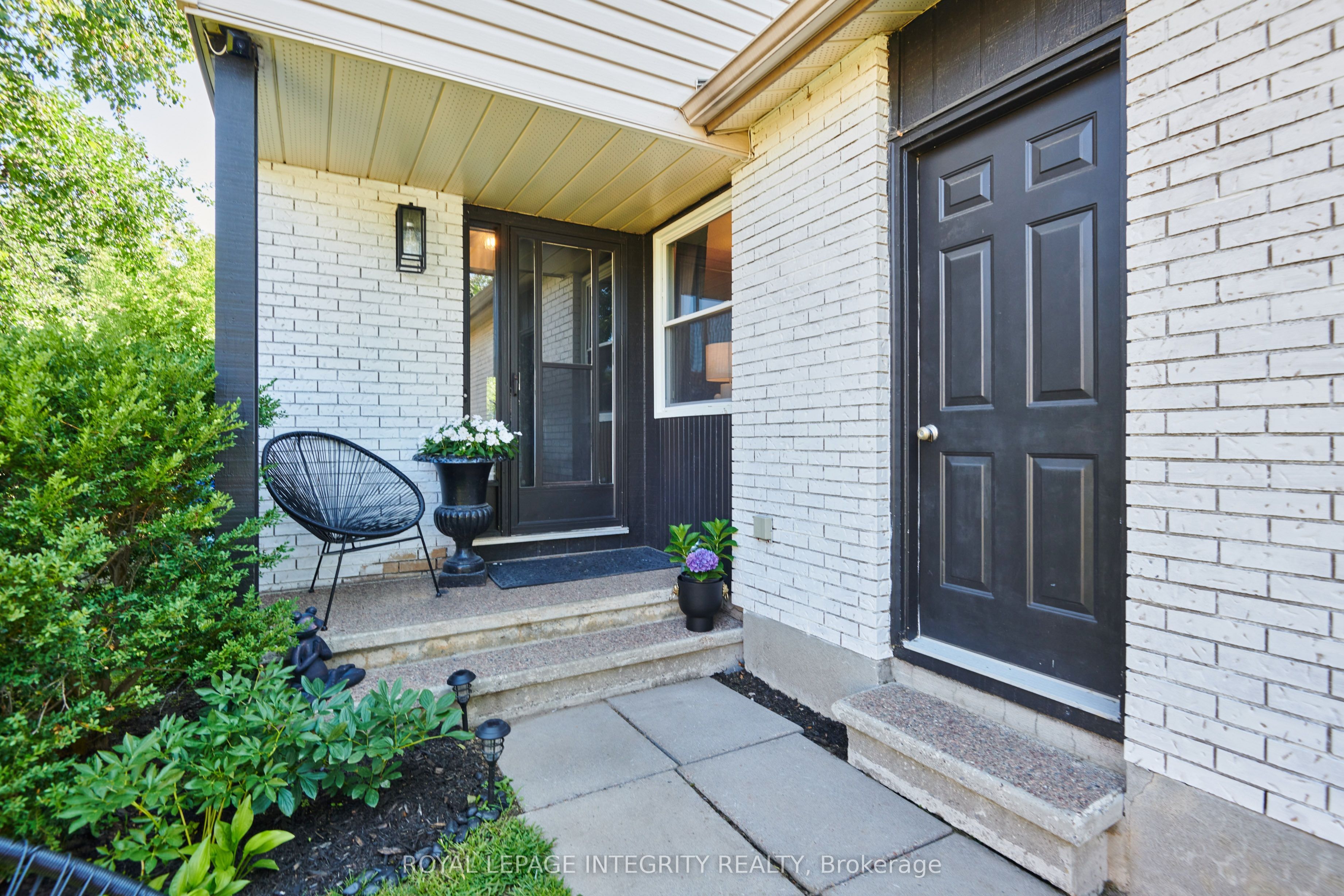 209 SHERWAY Drive