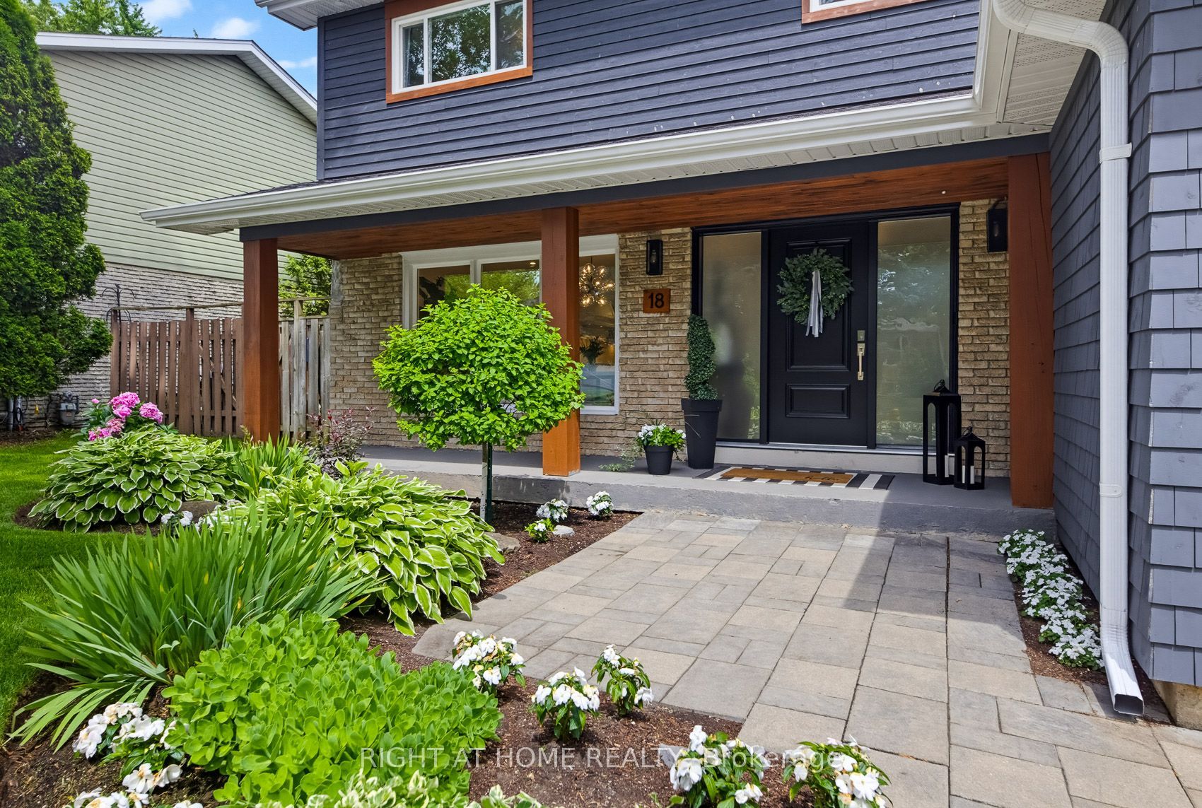 18 Oak Lea Circle