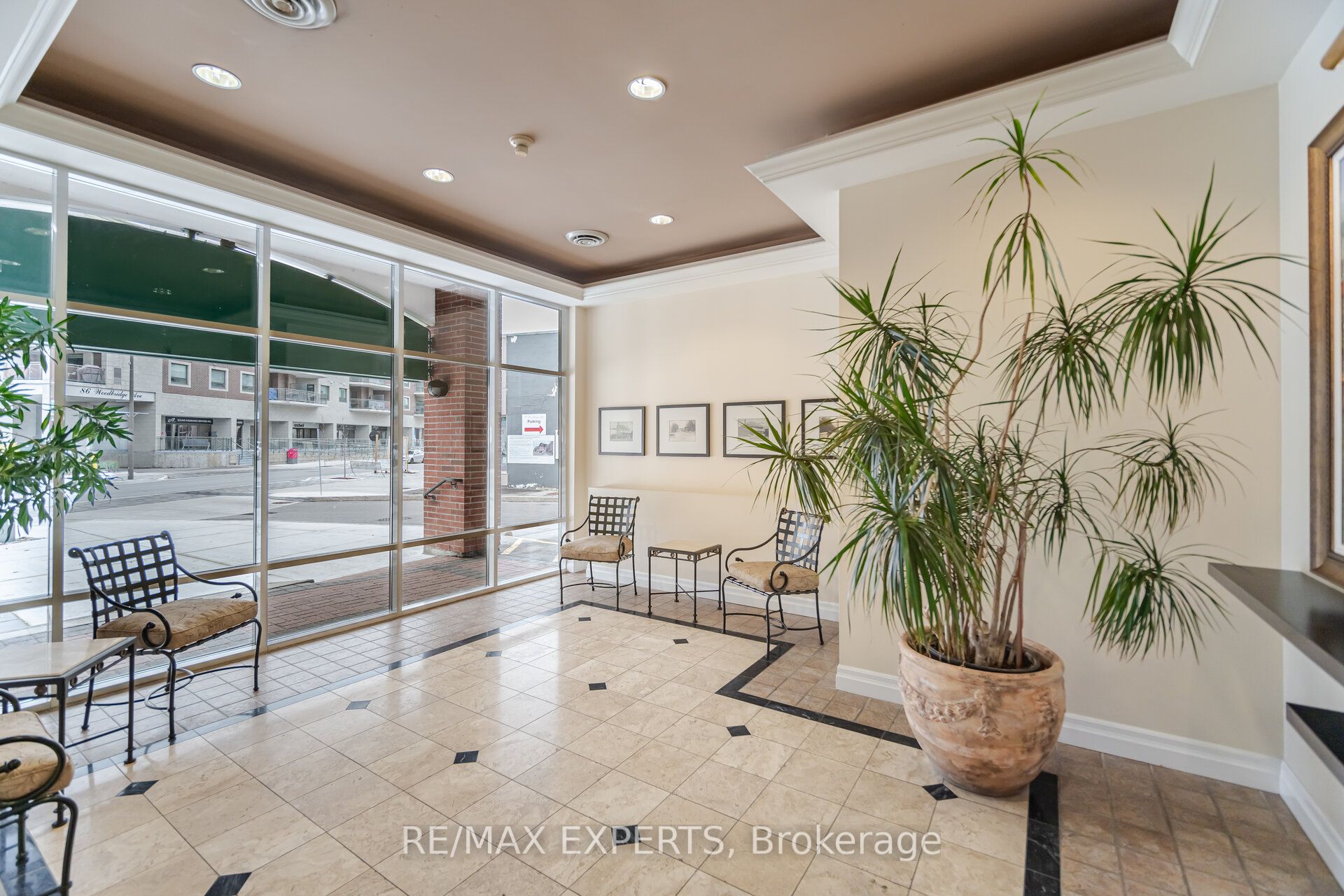 121 Woodbridge Avenue 323