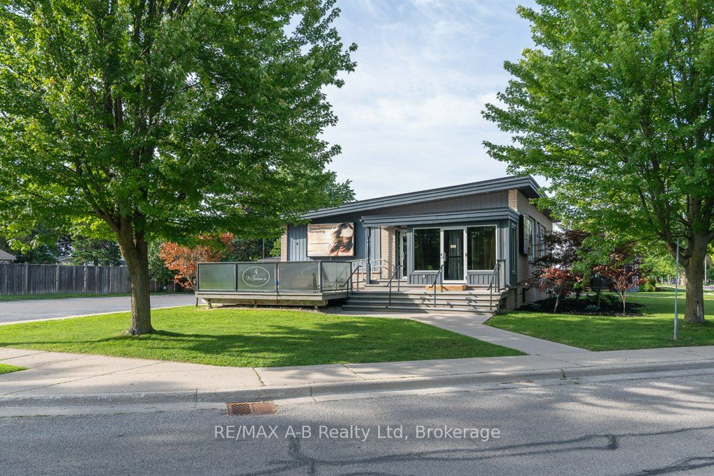 4 MC FARLANE Street
