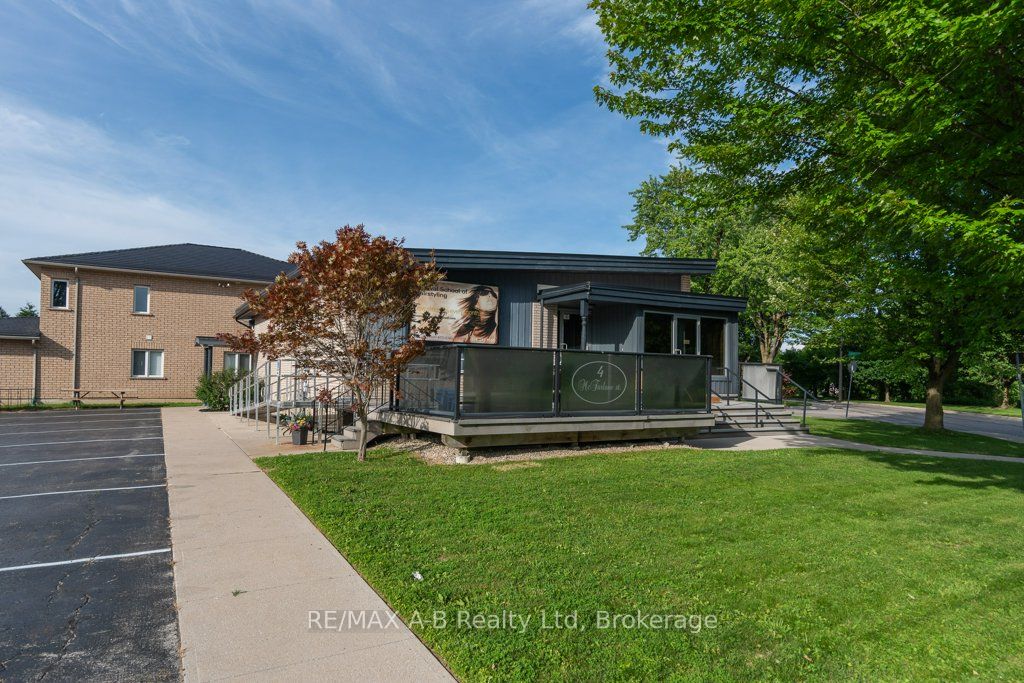 4 MC FARLANE Street